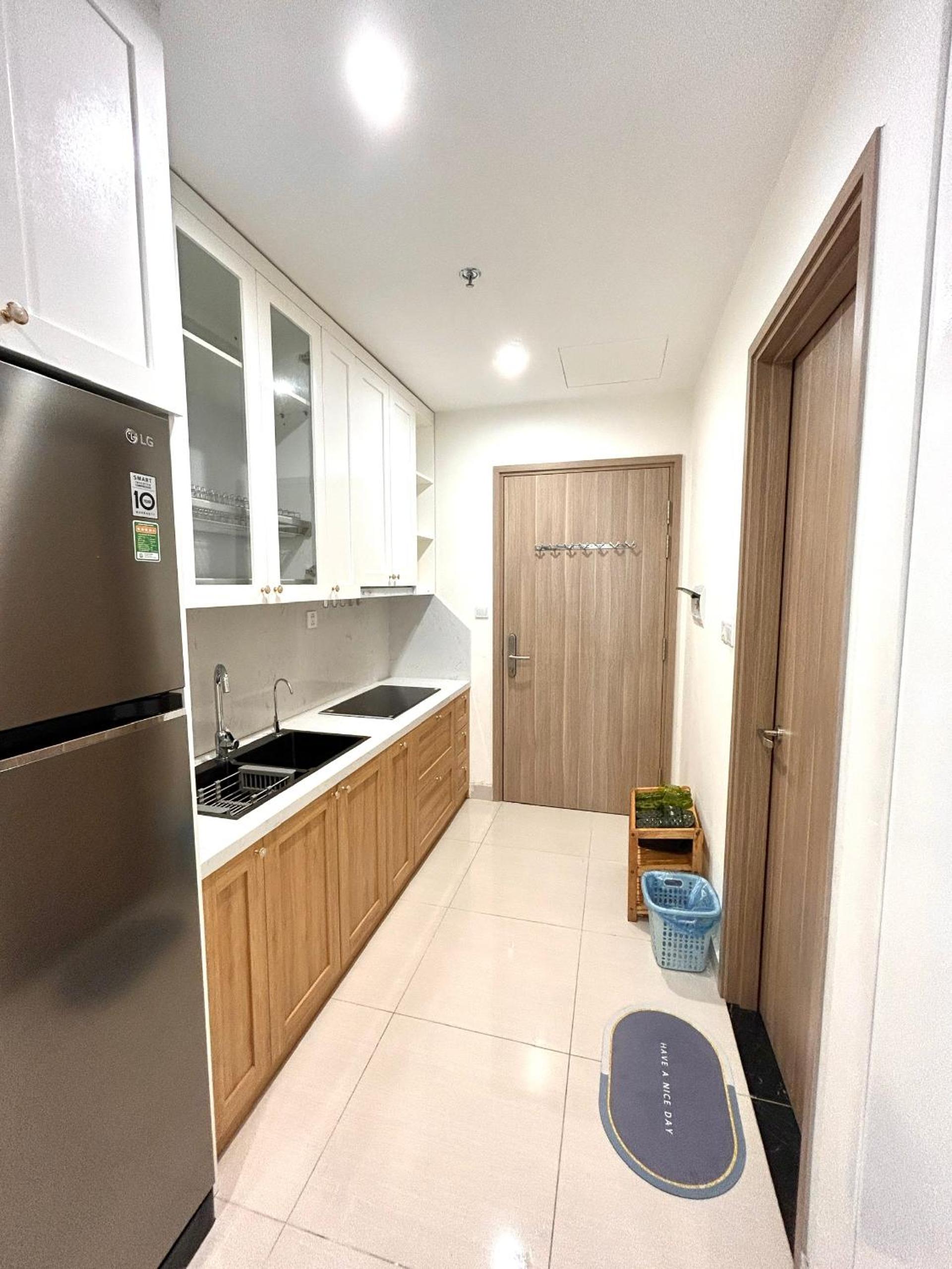 One-Bedroom Apartment photo 2