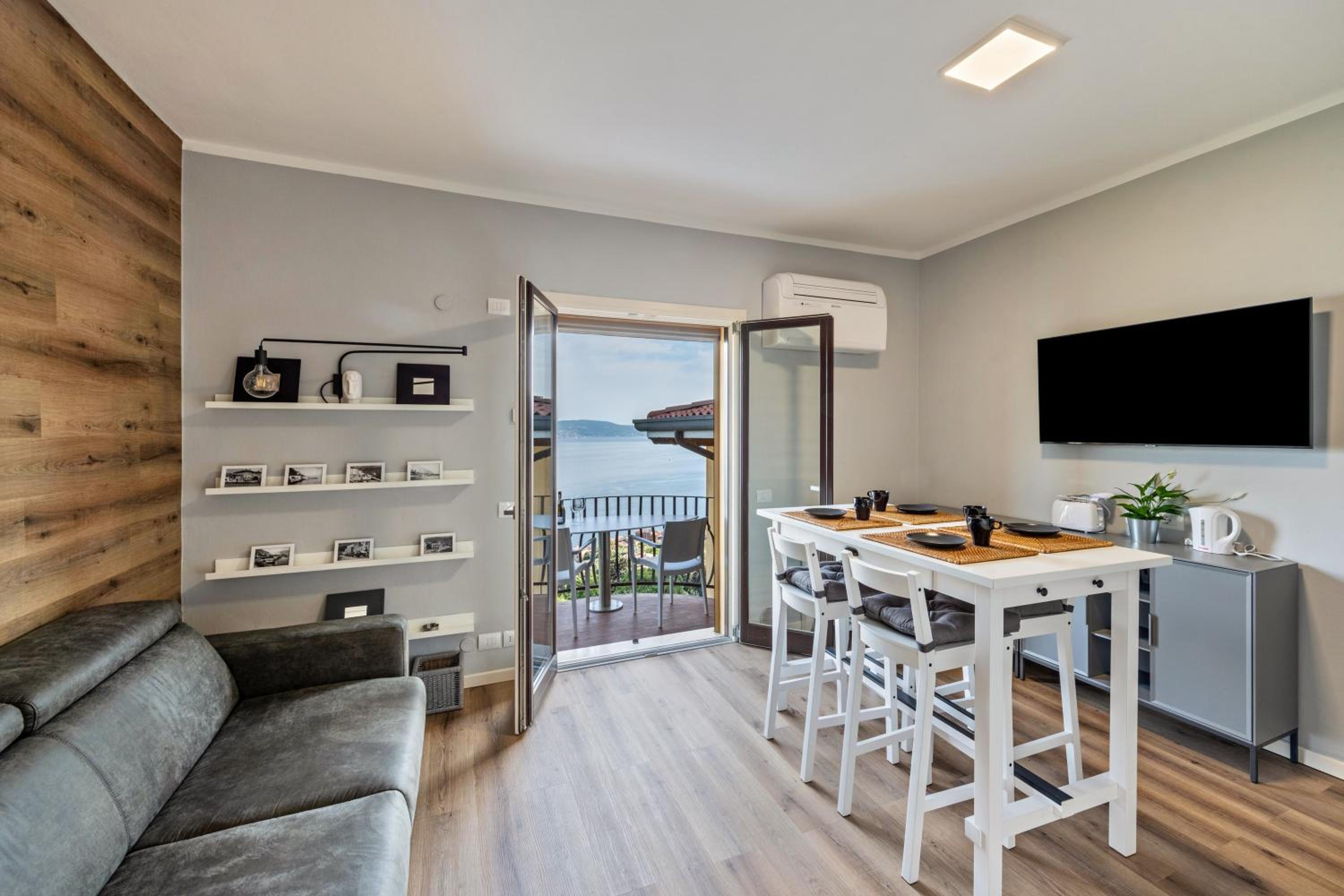 Superior One-Bedroom Apartment With Balcony