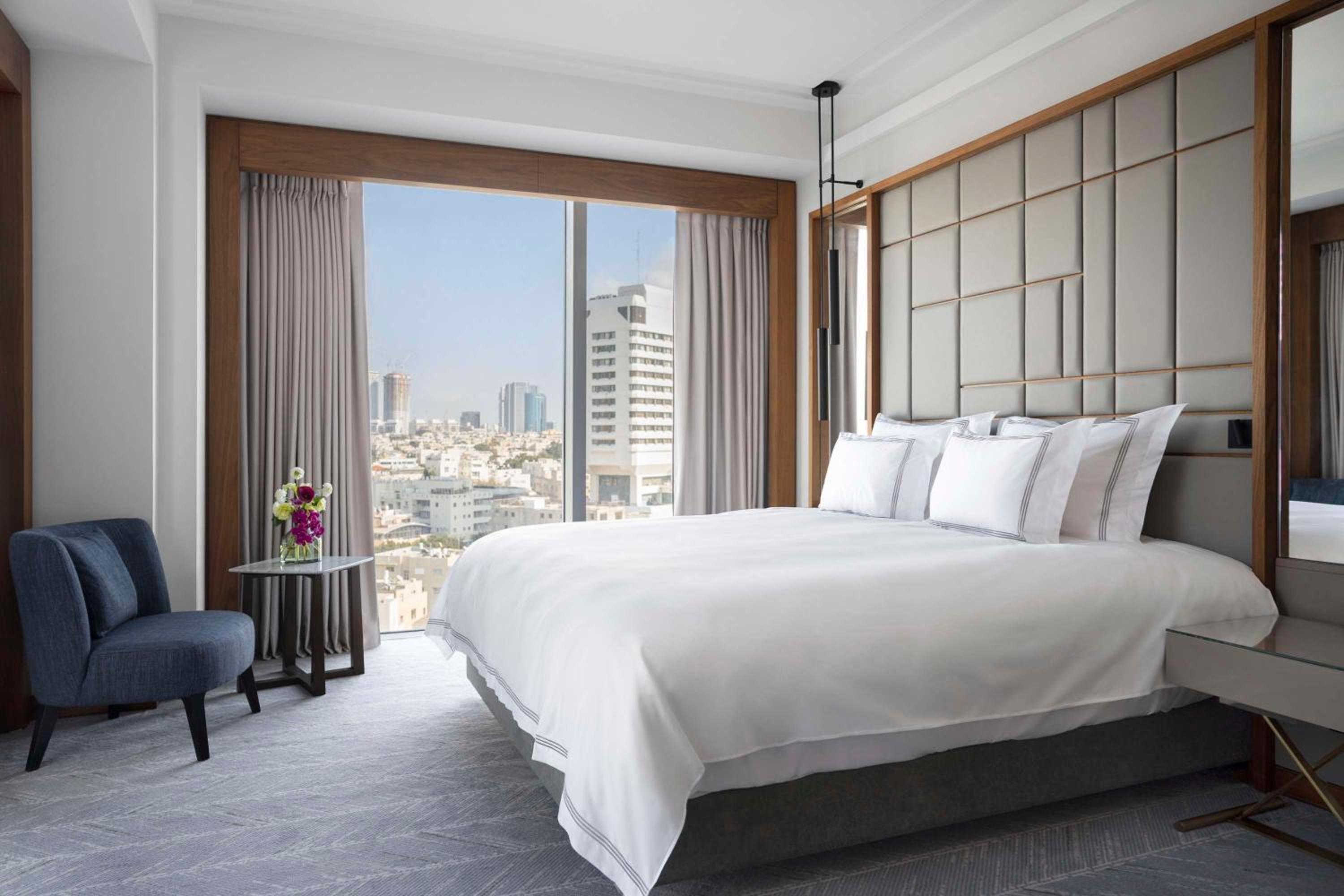 Grand City Room - Photo 1