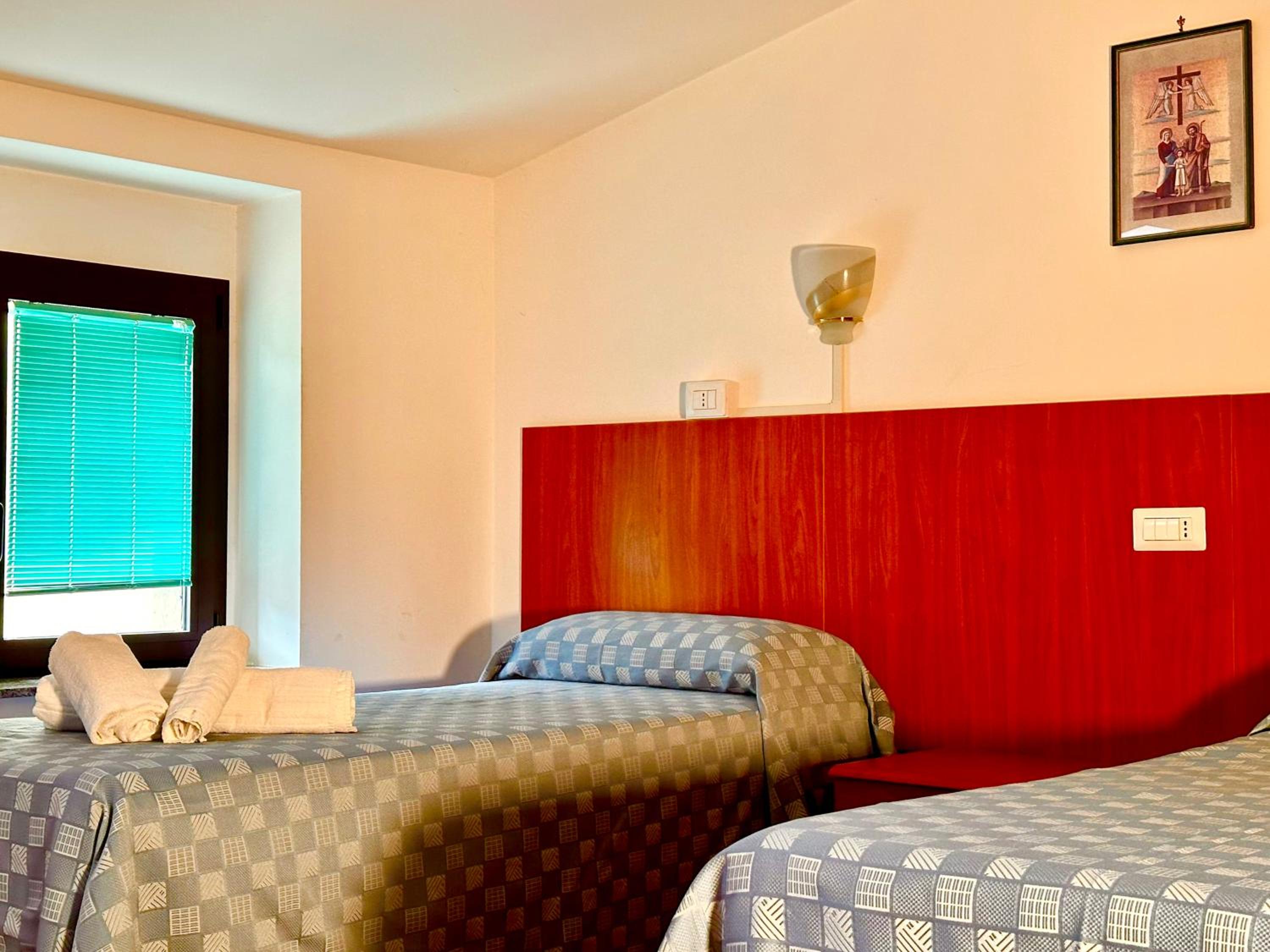 Budget Triple Room - Photo 2