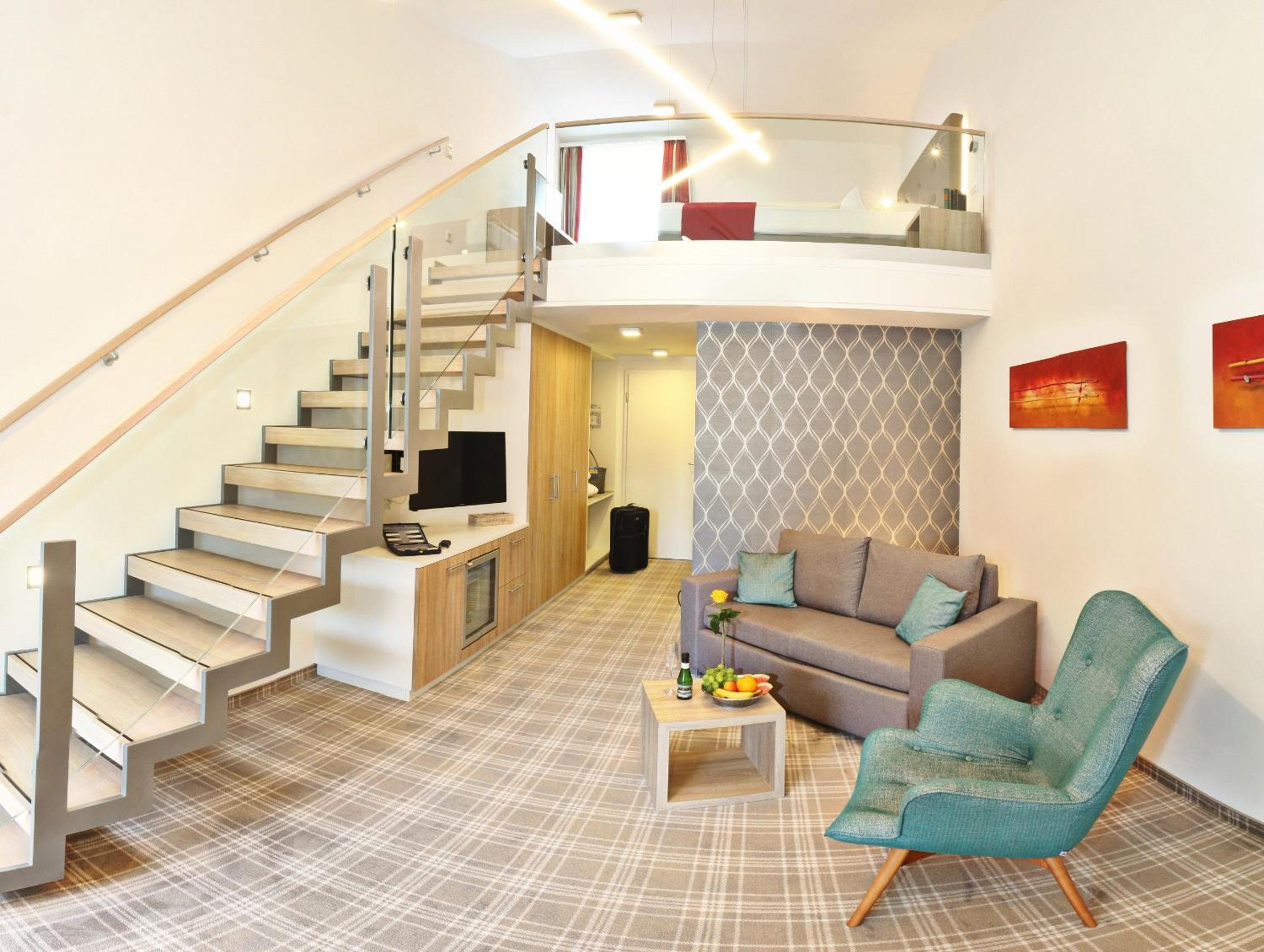 Deluxe Double Room with Balcony - Photo 6