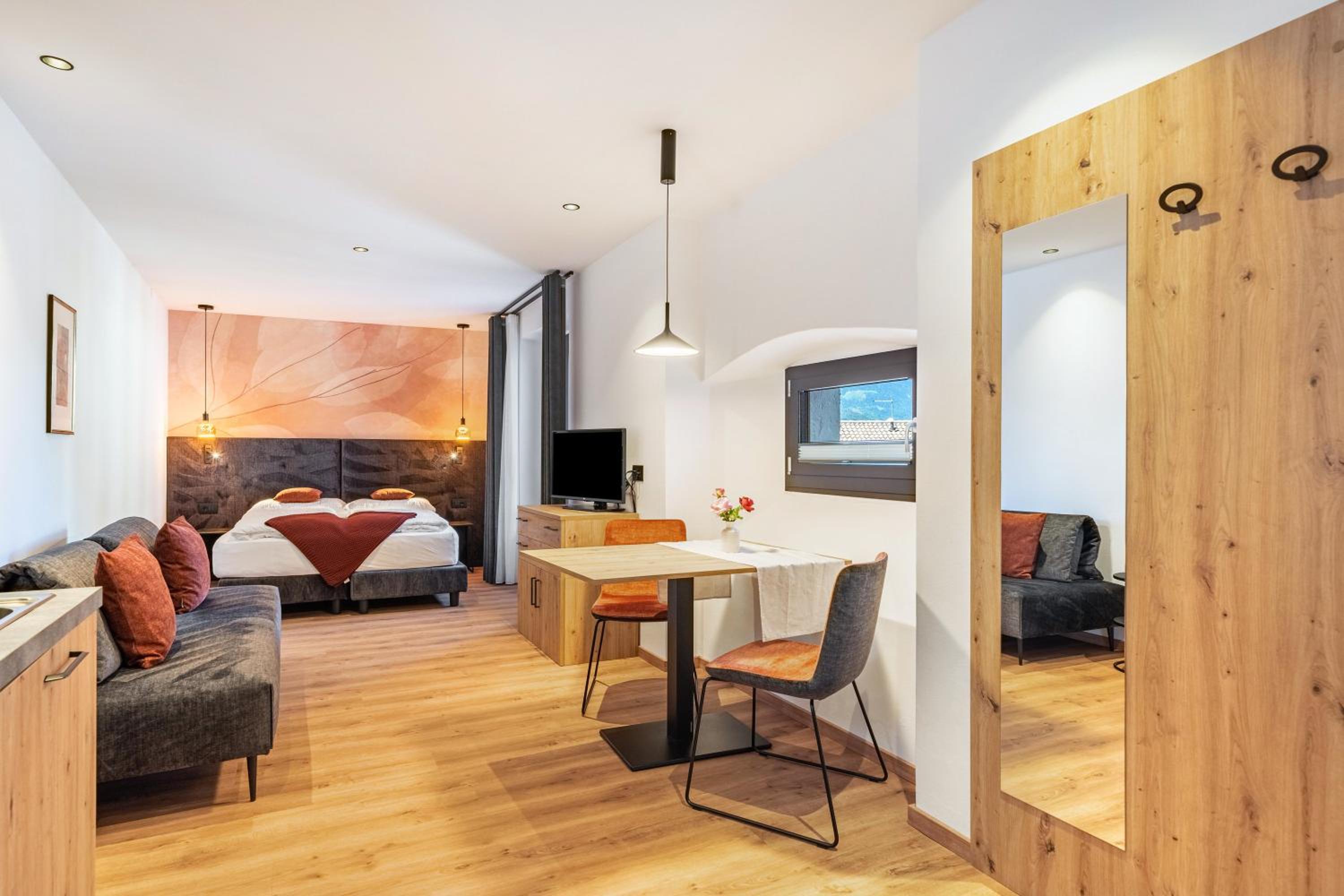One-Bedroom Apartment with Garden photo 1