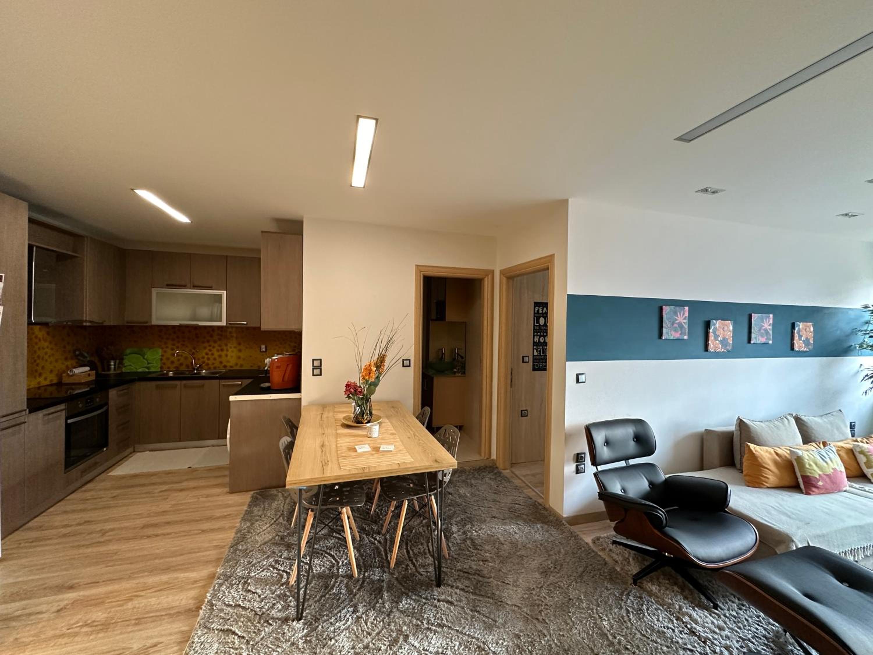 One-Bedroom Apartment - Photo 7