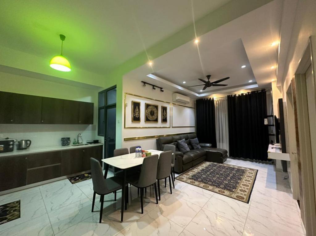 One-Bedroom Apartment photo 3