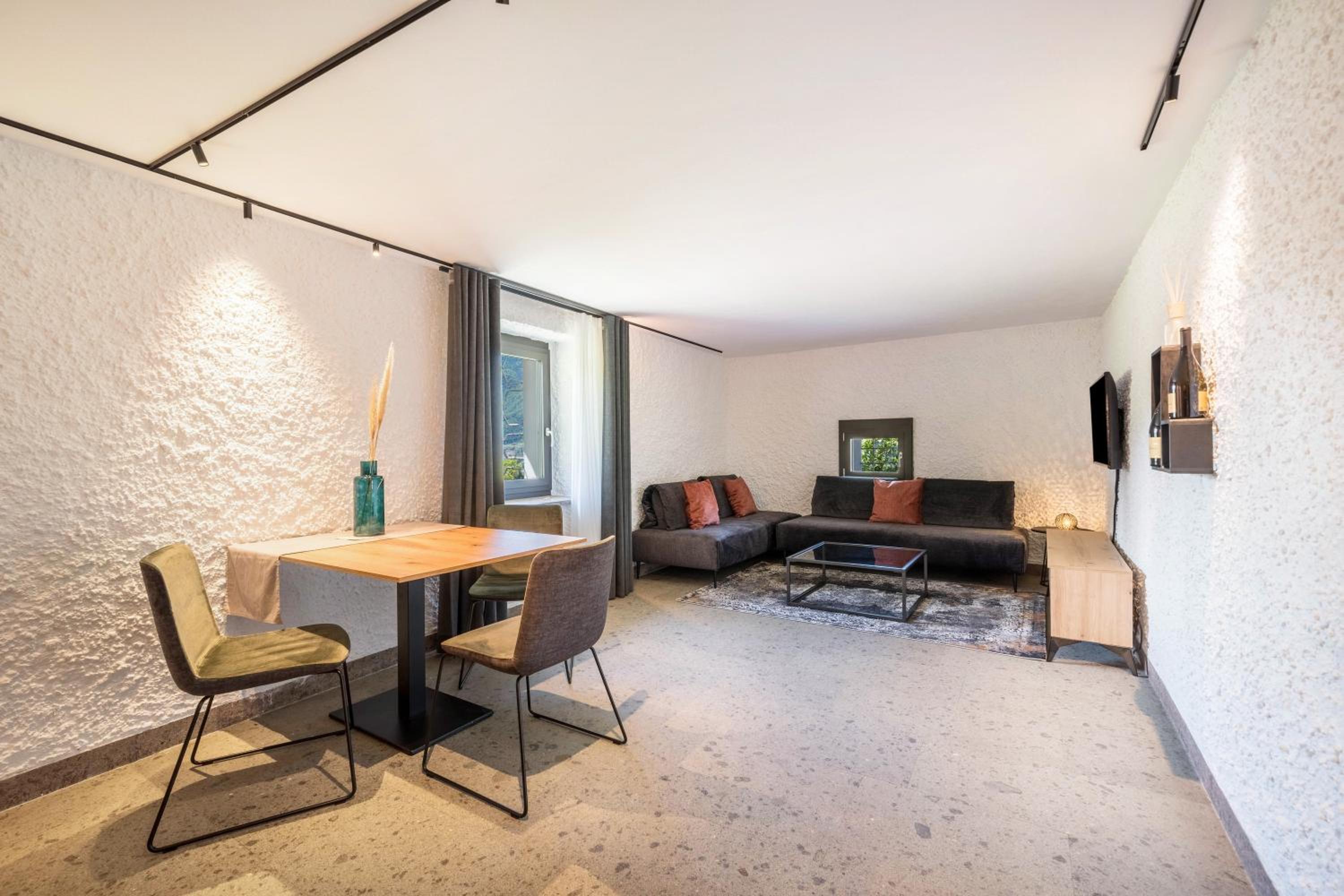 One-Bedroom Apartment with Garden View photo 1