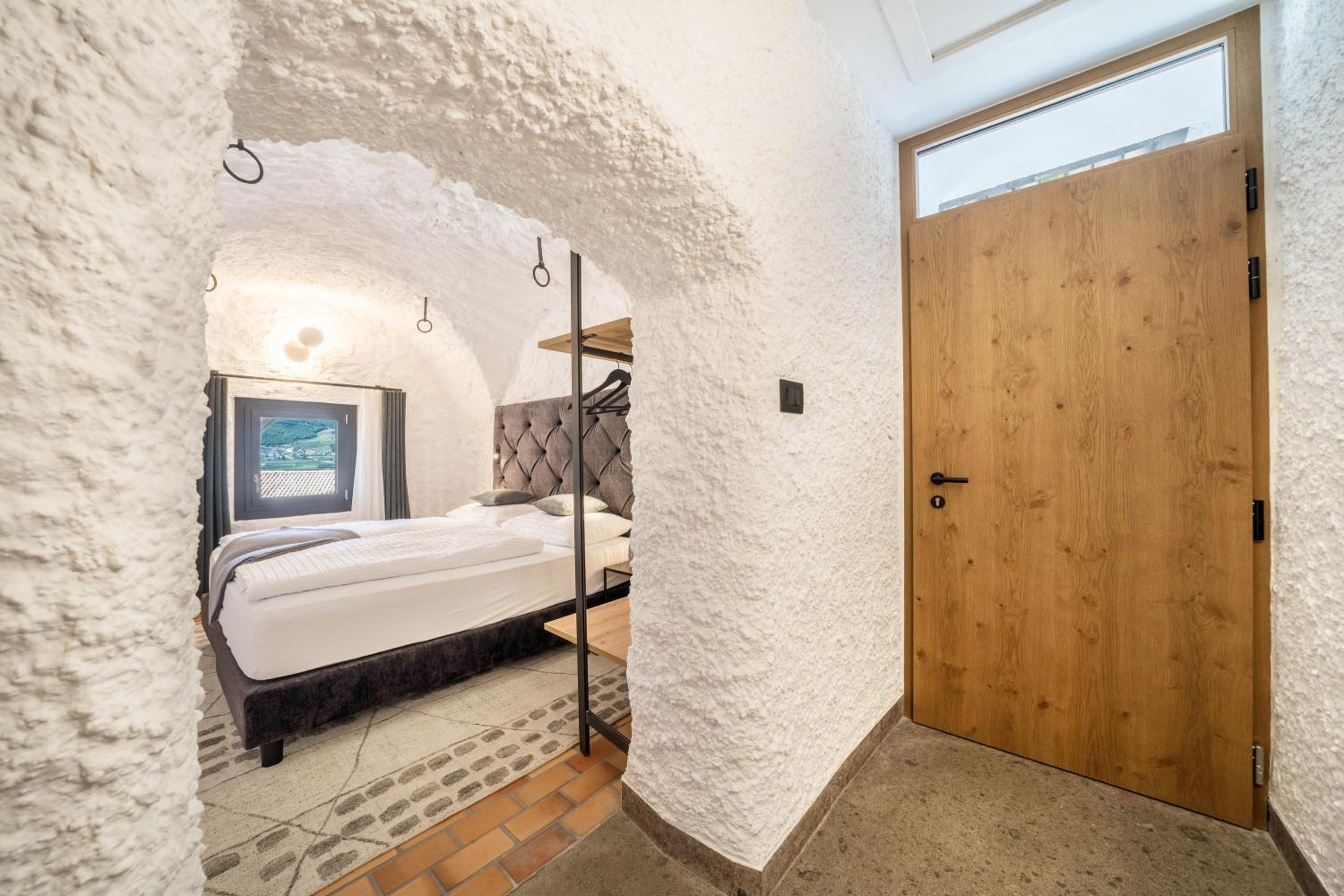 One-Bedroom Apartment with Garden View photo 2
