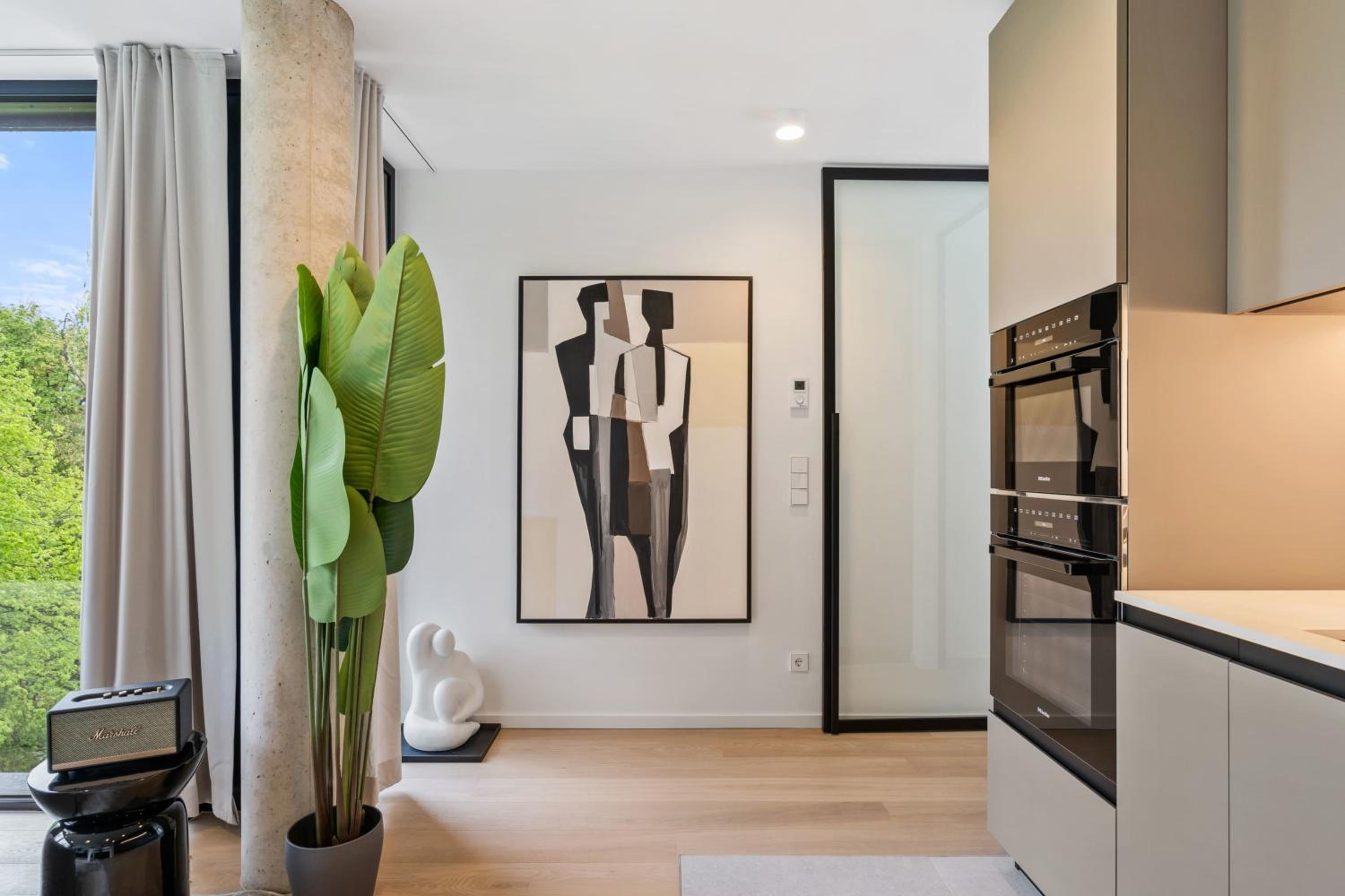 Apartment photo 2