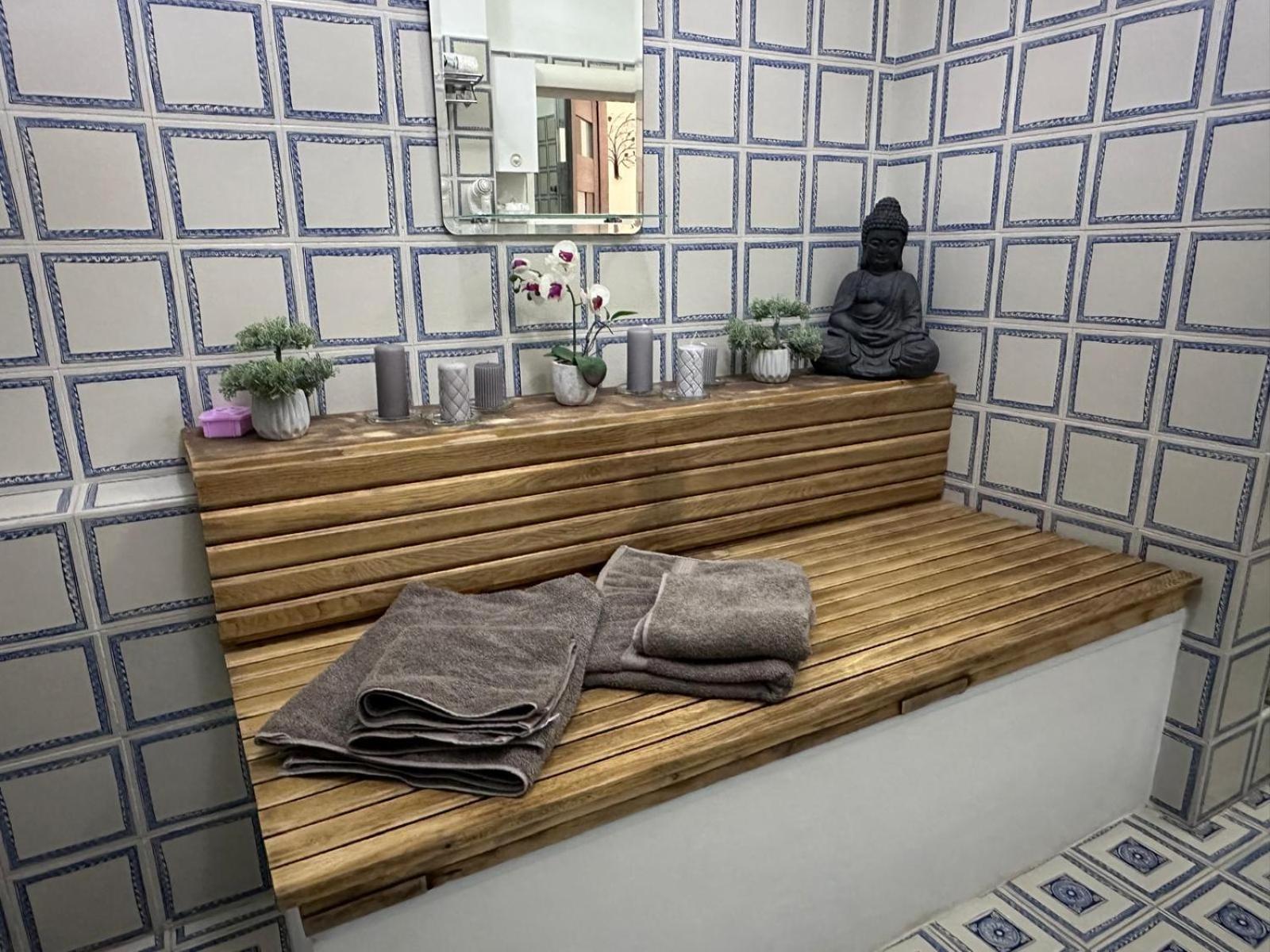 Deluxe Room - Photo 2