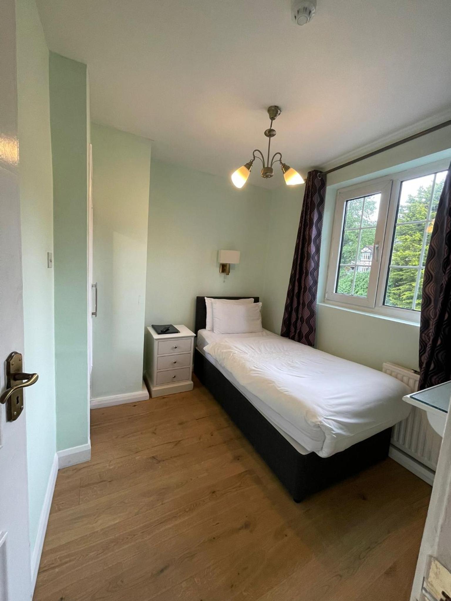 Single Room photo 1
