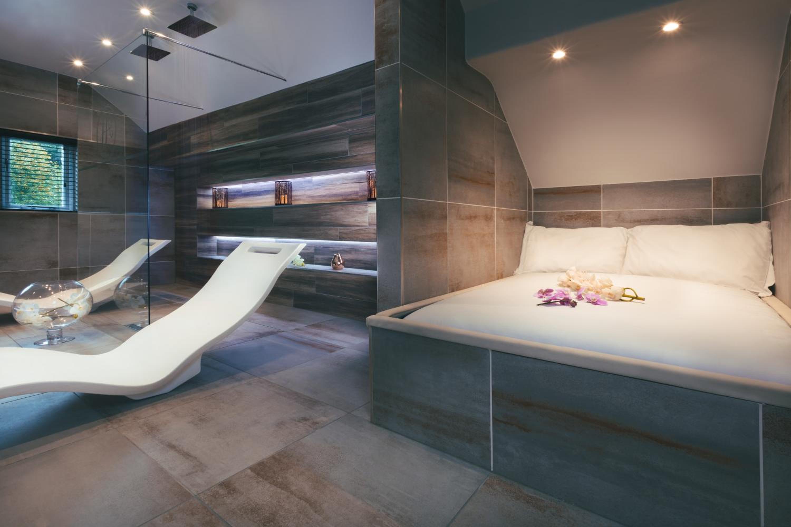 King Room with Spa Bath photo 3