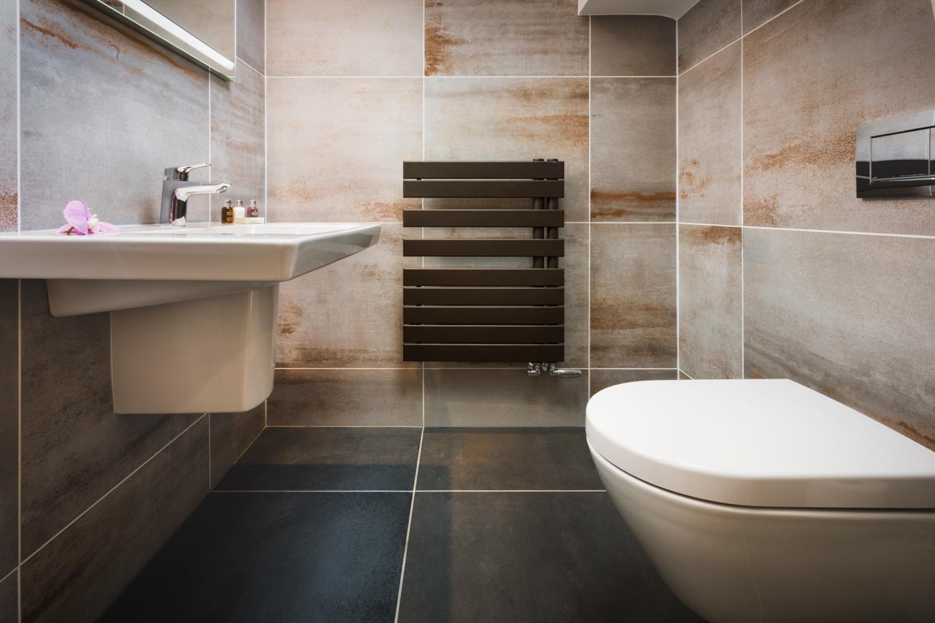 King Room with Spa Bath photo 2