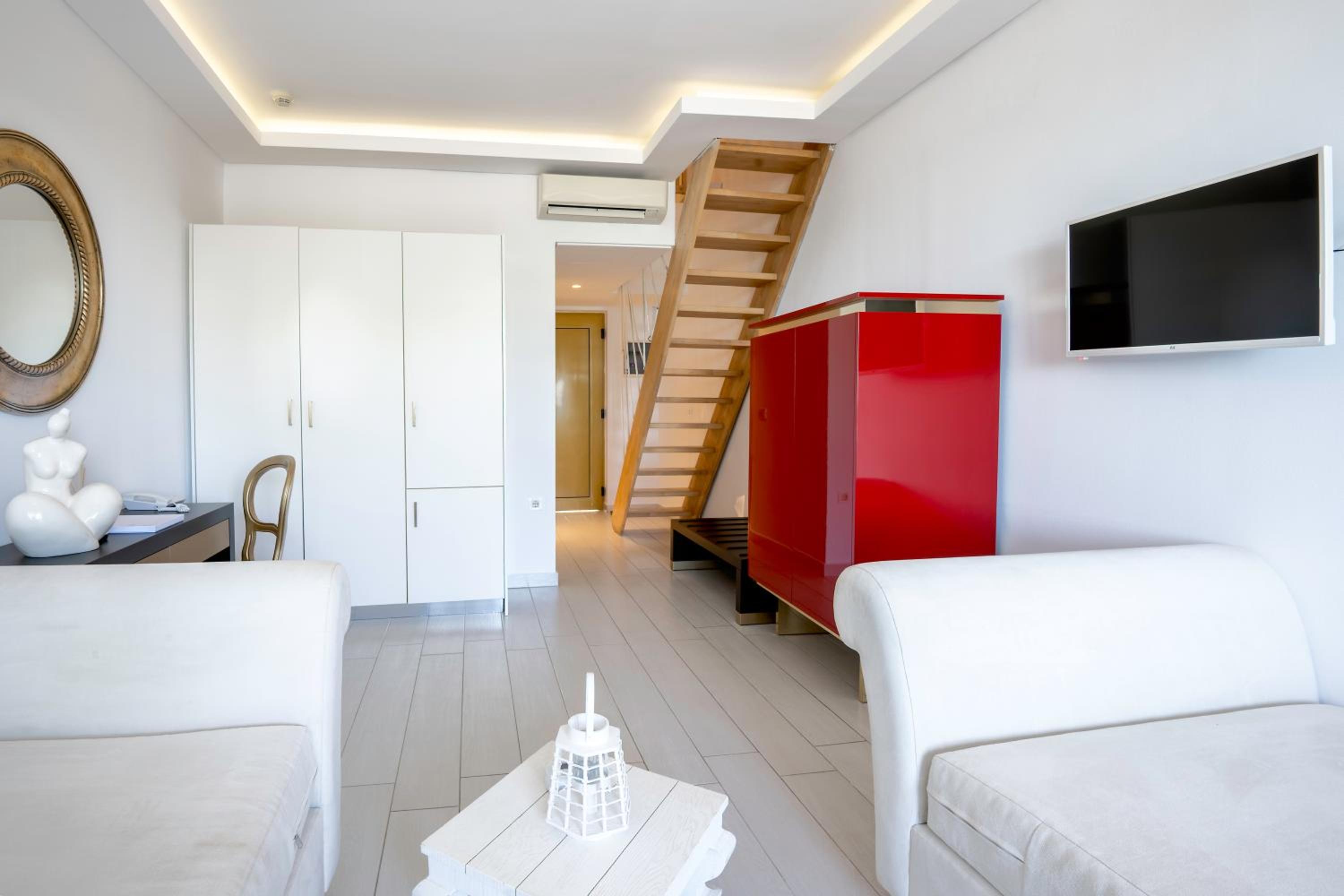 Villa - Split Level - Photo 15