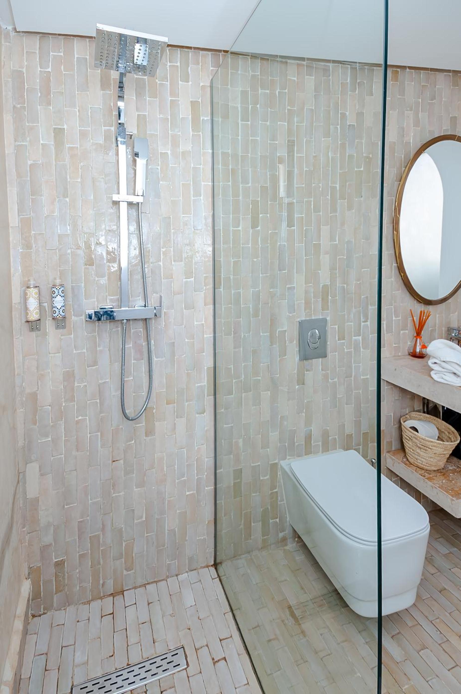 Double Room with Private Bathroom - Photo 3