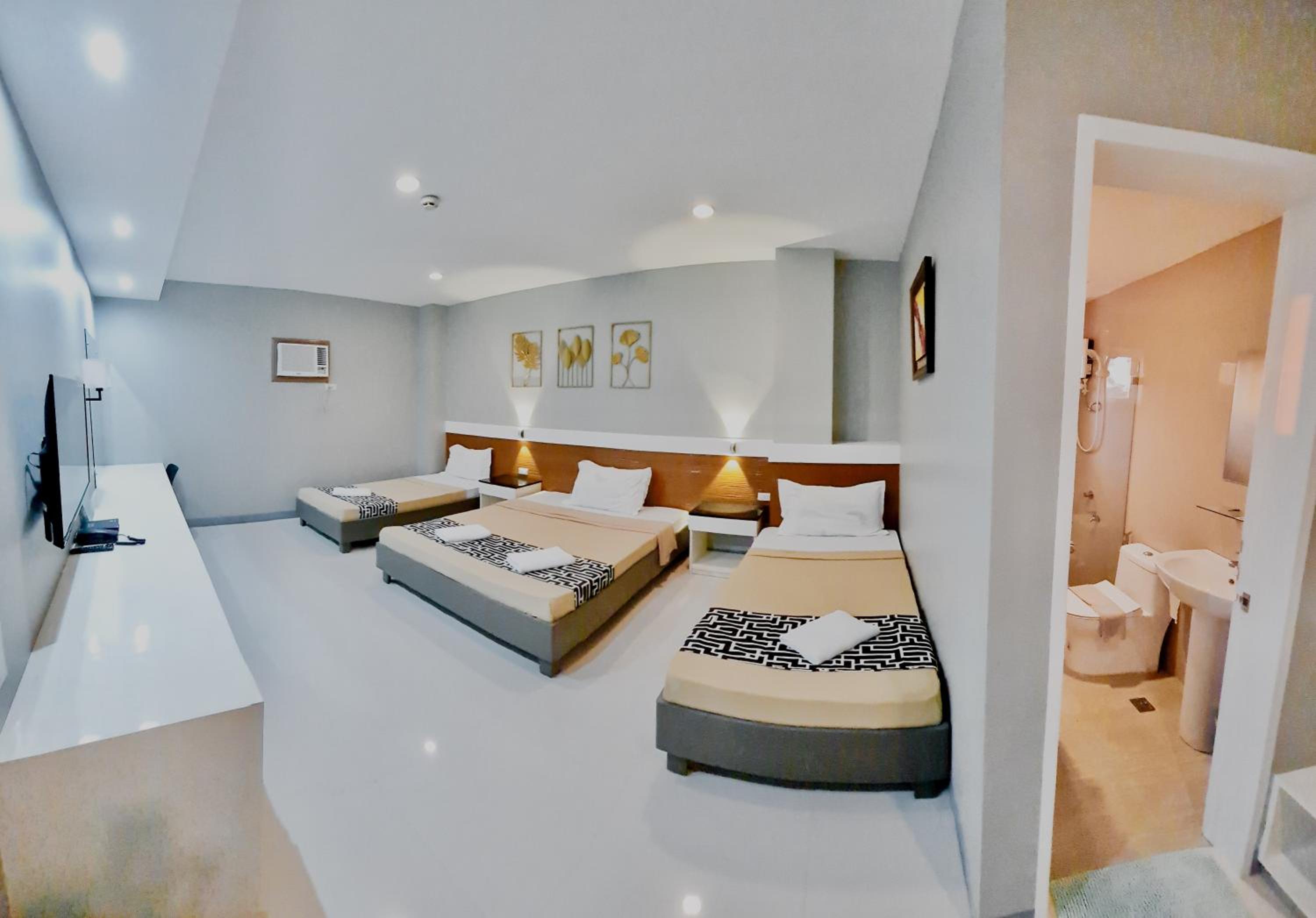 Deluxe Quadruple Room photo 3