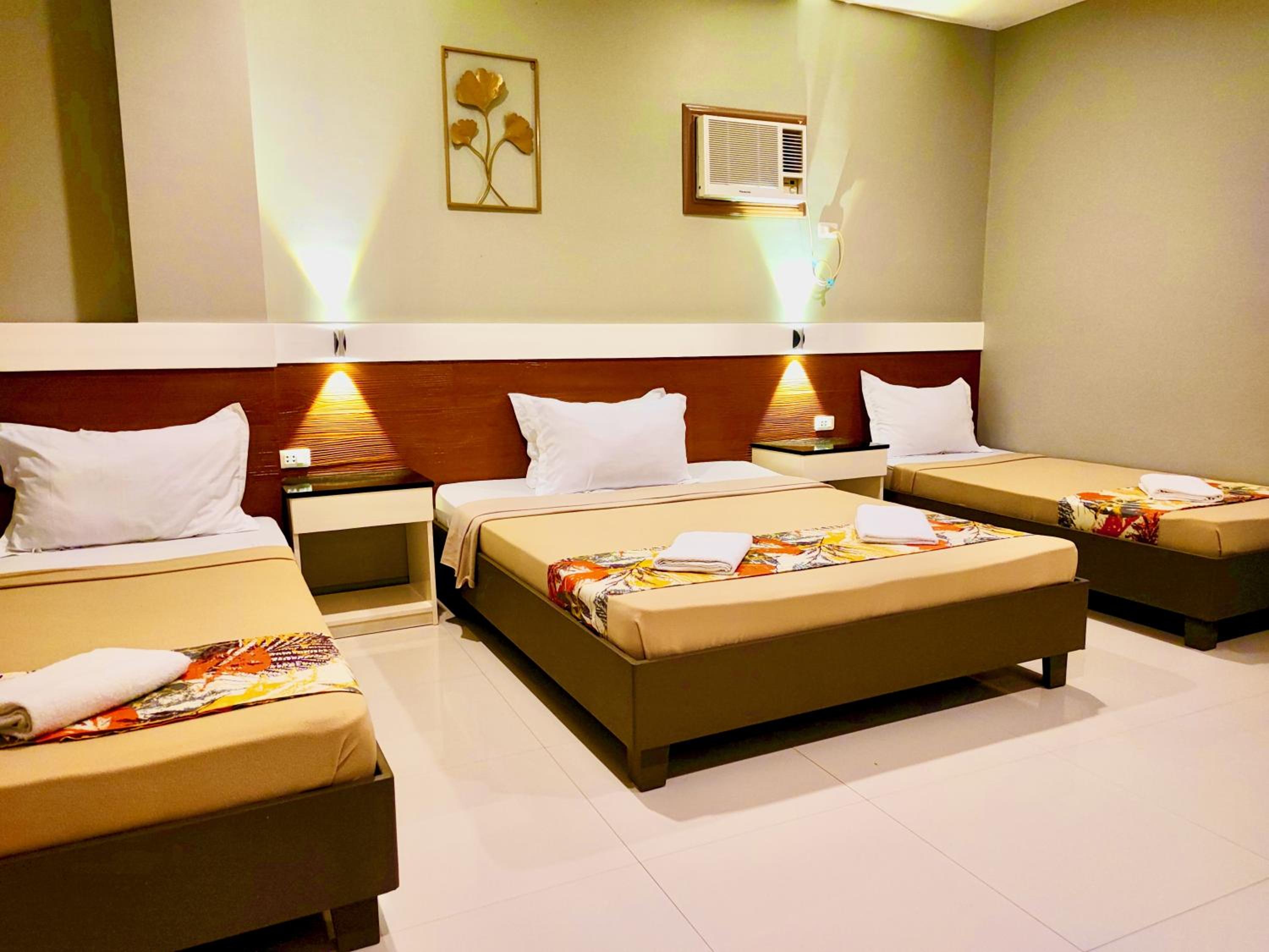 Deluxe Family Suite photo 2