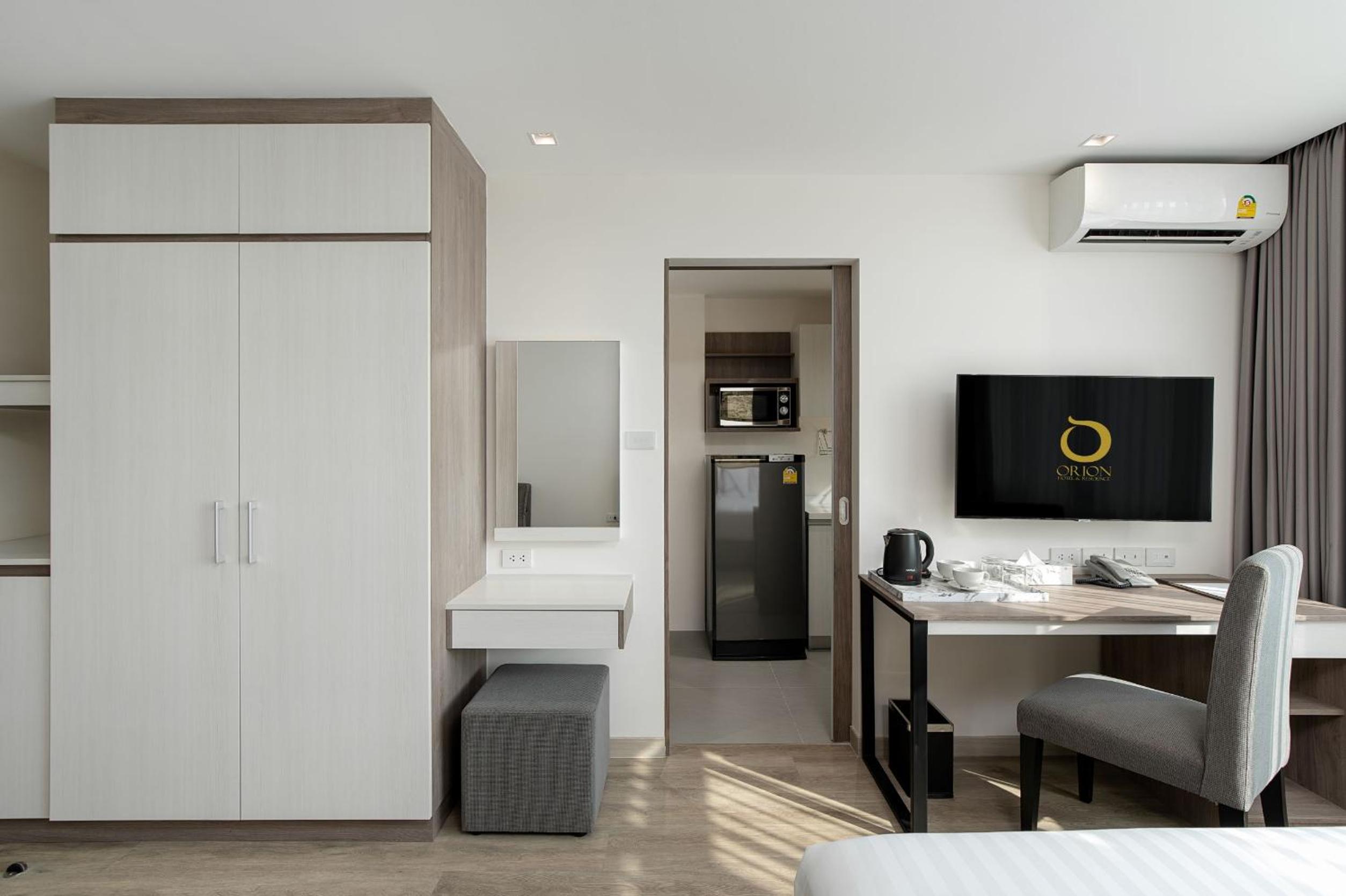 Premier King Room photo 3