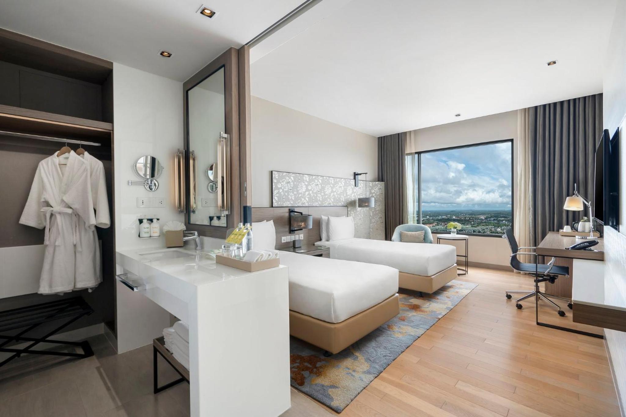 Standard Twin Room - High Floor