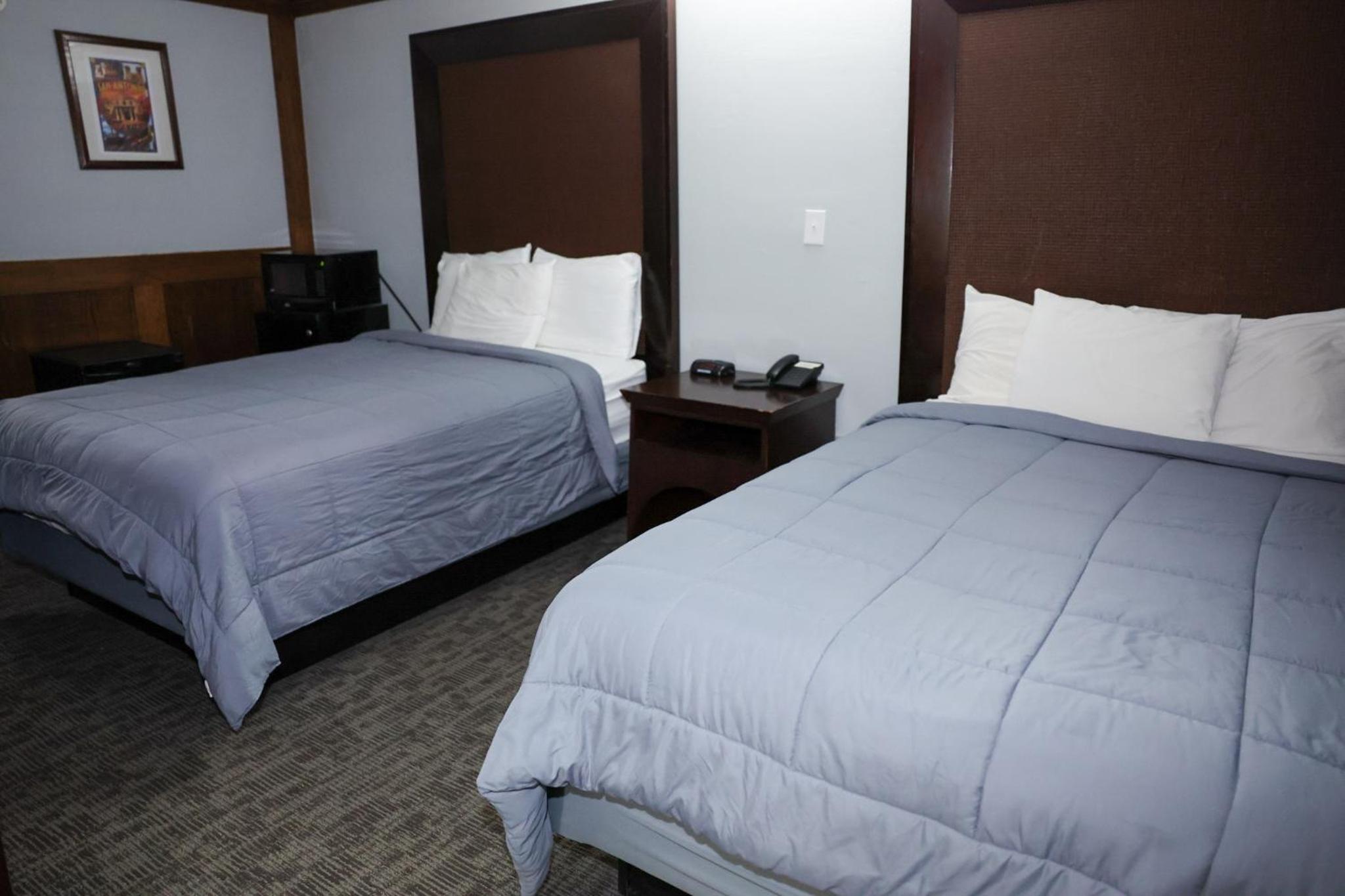 Double Room with Two Double Beds - Photo 1