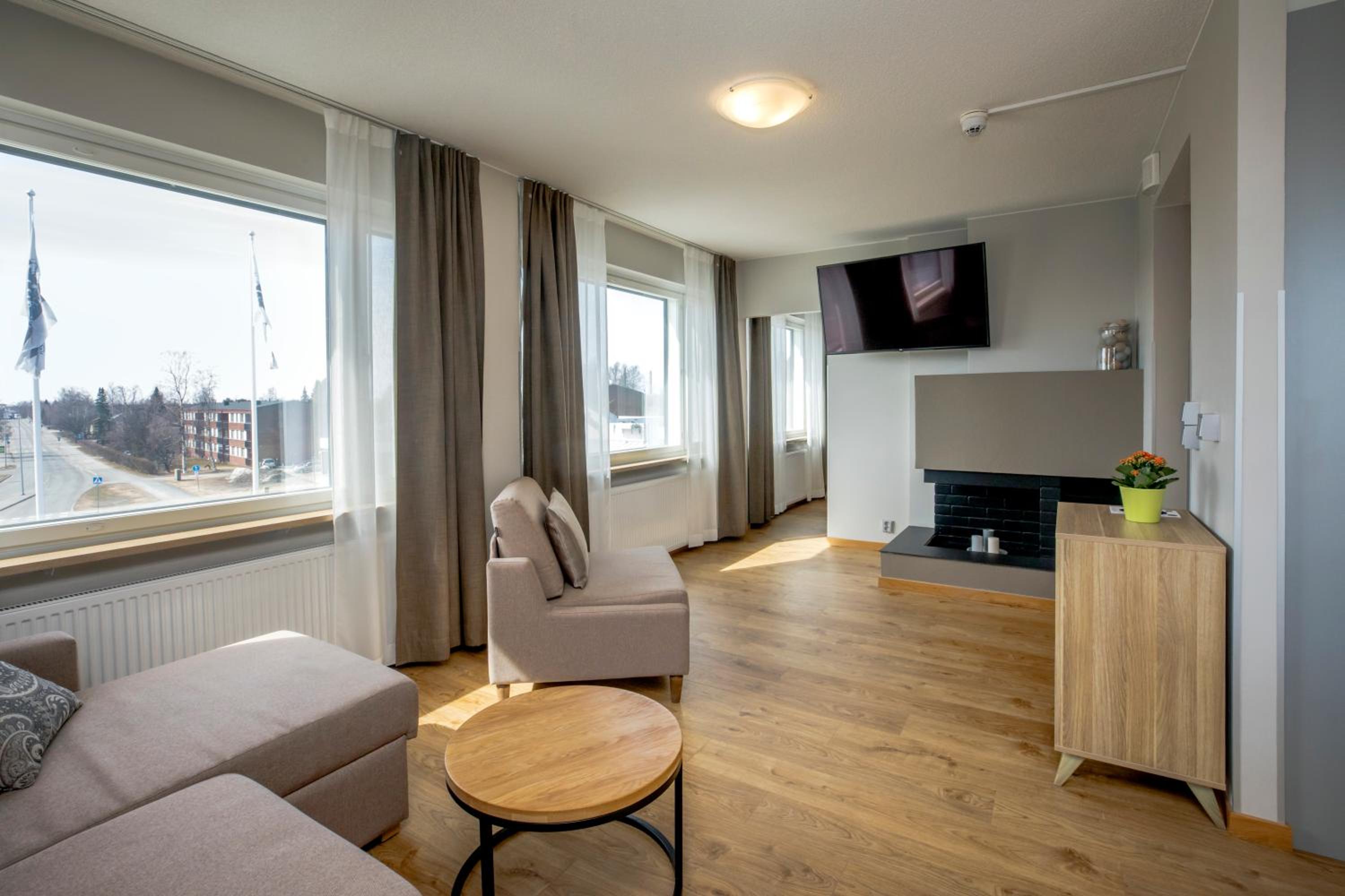 One-Bedroom Suite - Photo 14