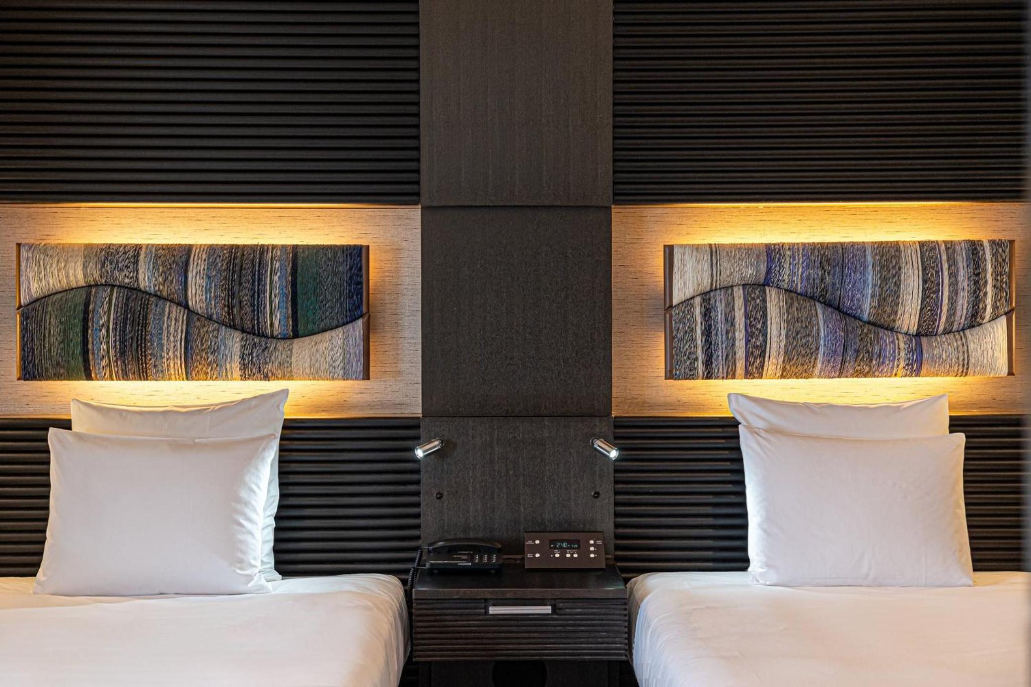 Junior Suite with Two Single Beds - Lounge Access photo 3