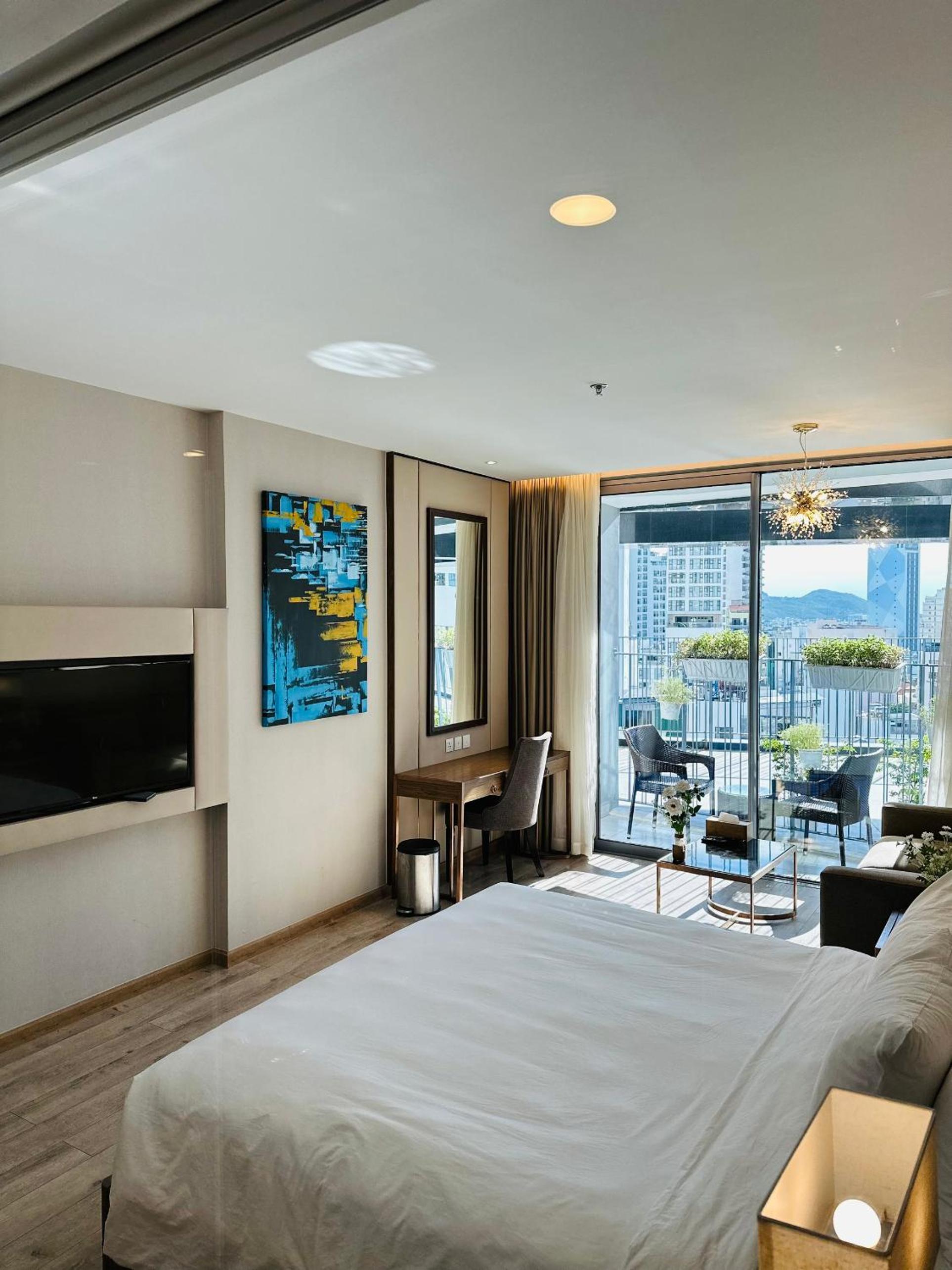 Apartment With City View