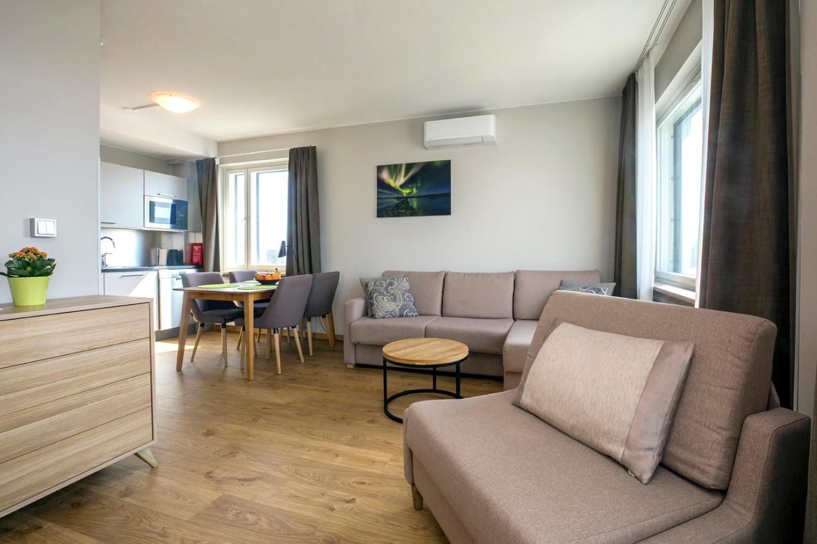 One-Bedroom Suite - Photo 7