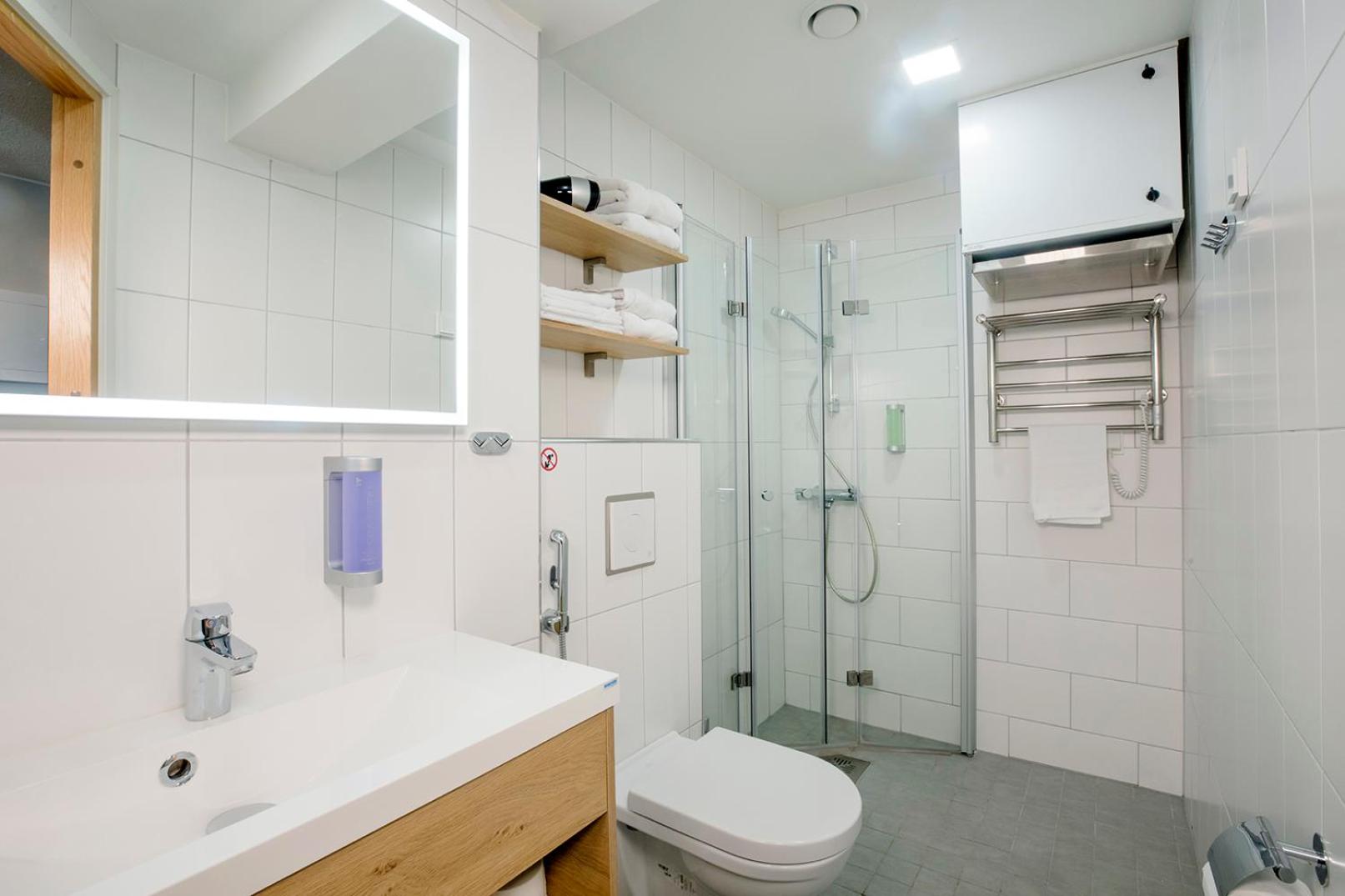 One-Bedroom Suite - Photo 18
