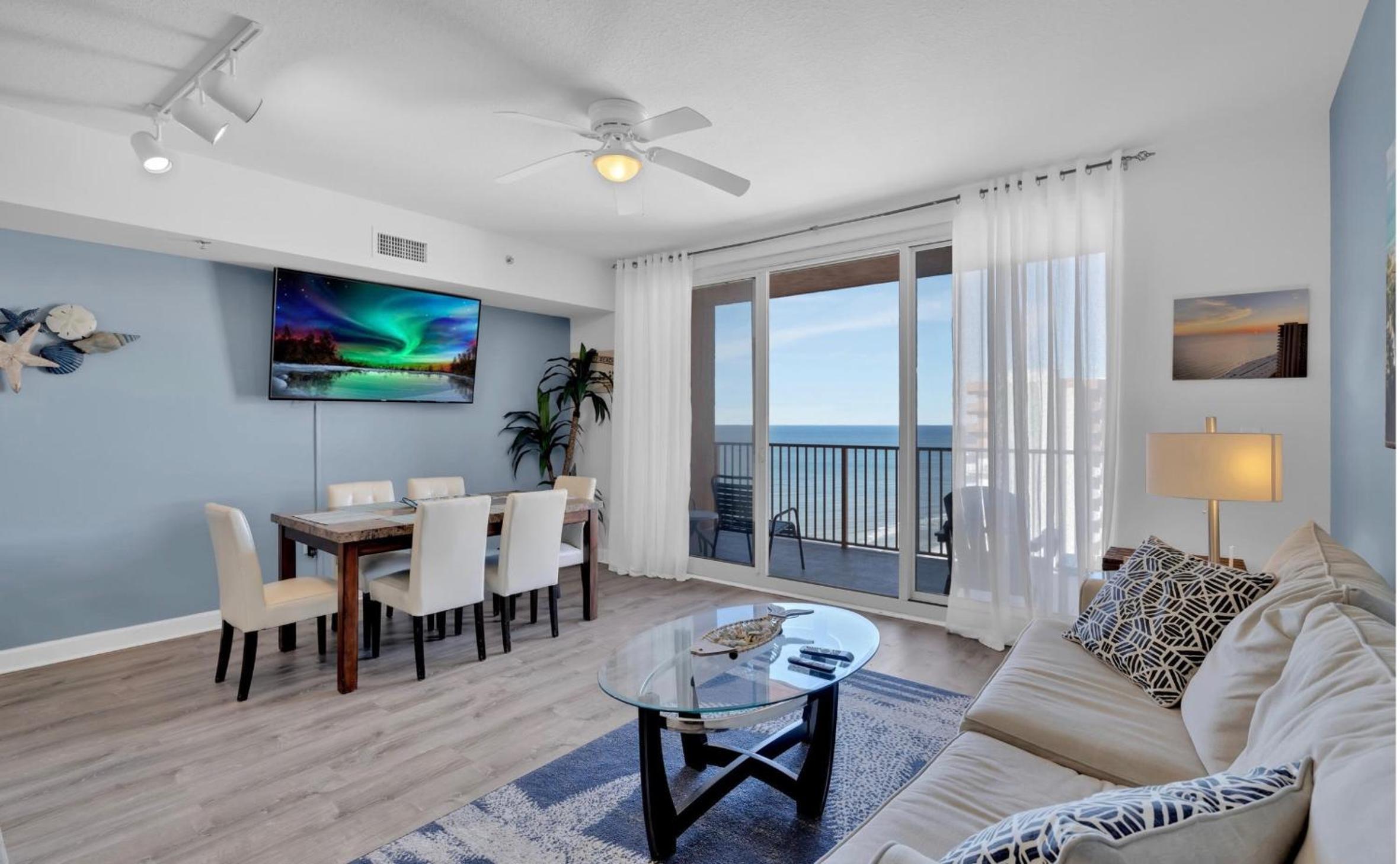 One-Bedroom Apartment with Sea View and Balcony photo 1