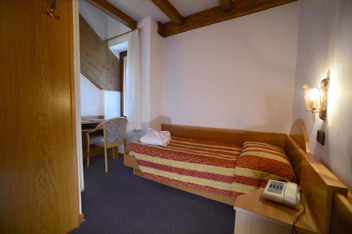 Single Room photo 2
