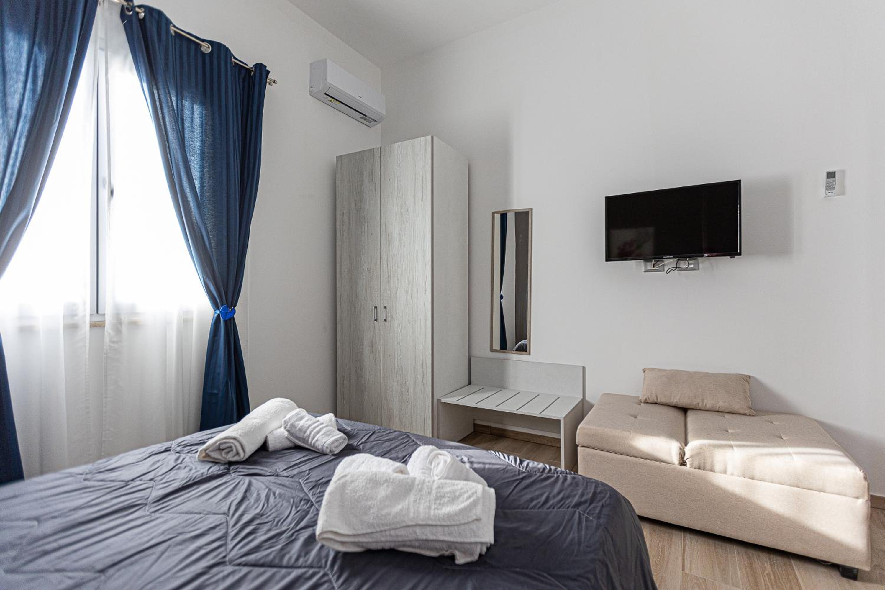 Double Room with Private Bathroom photo 3