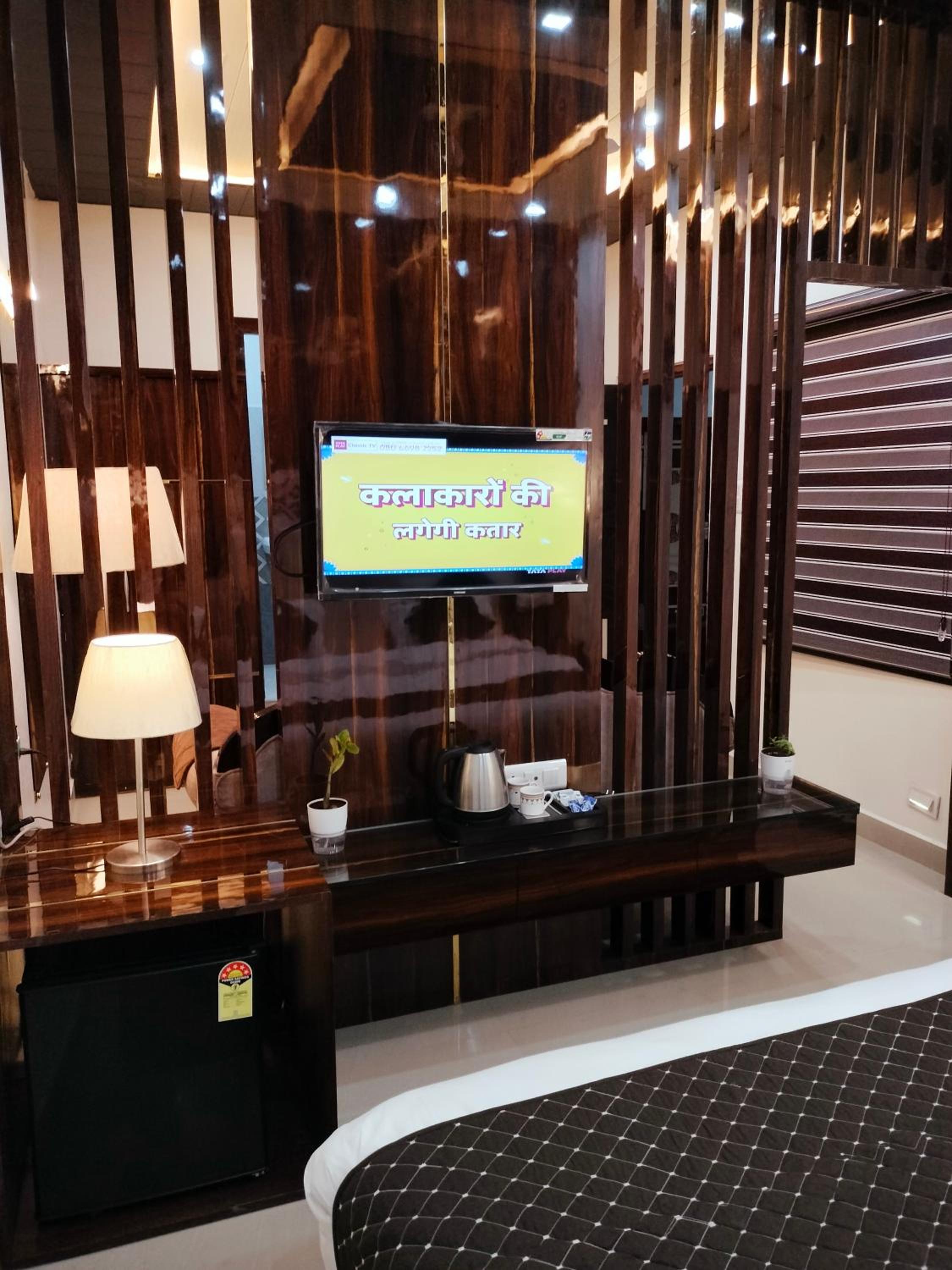 Executive Suite - Photo 49