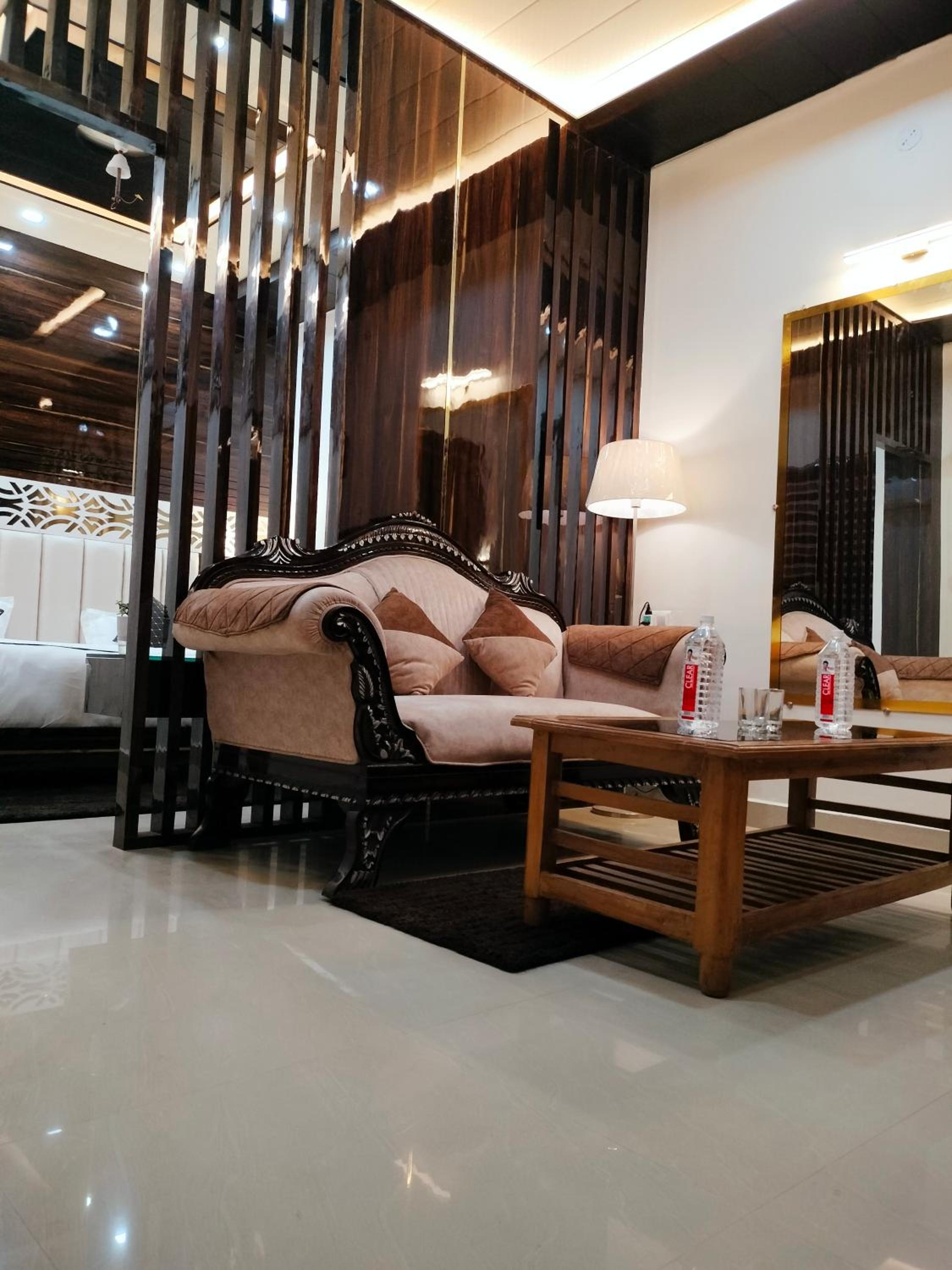 Executive Suite - Photo 45