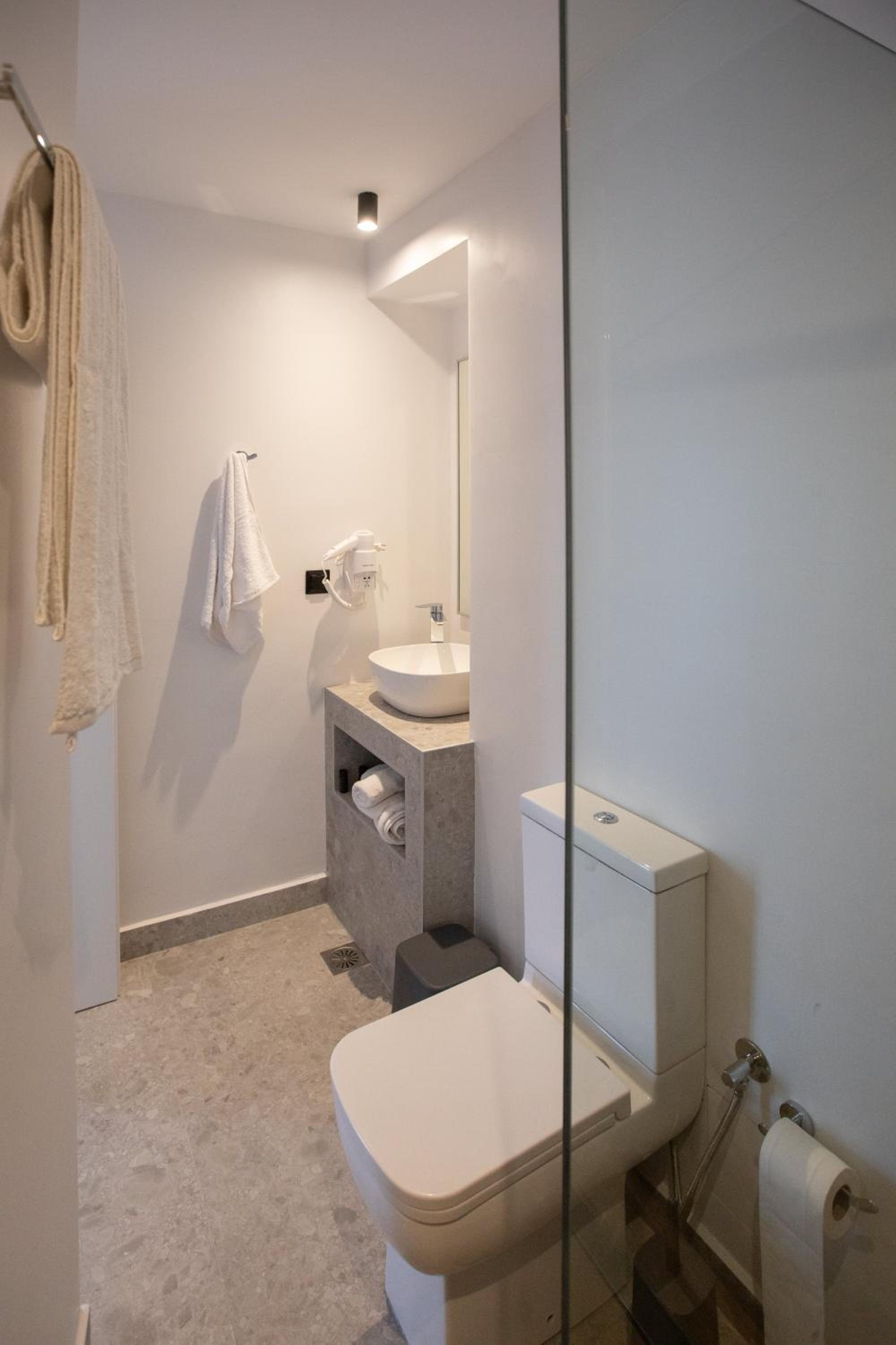 Suite with Balcony - Photo 10