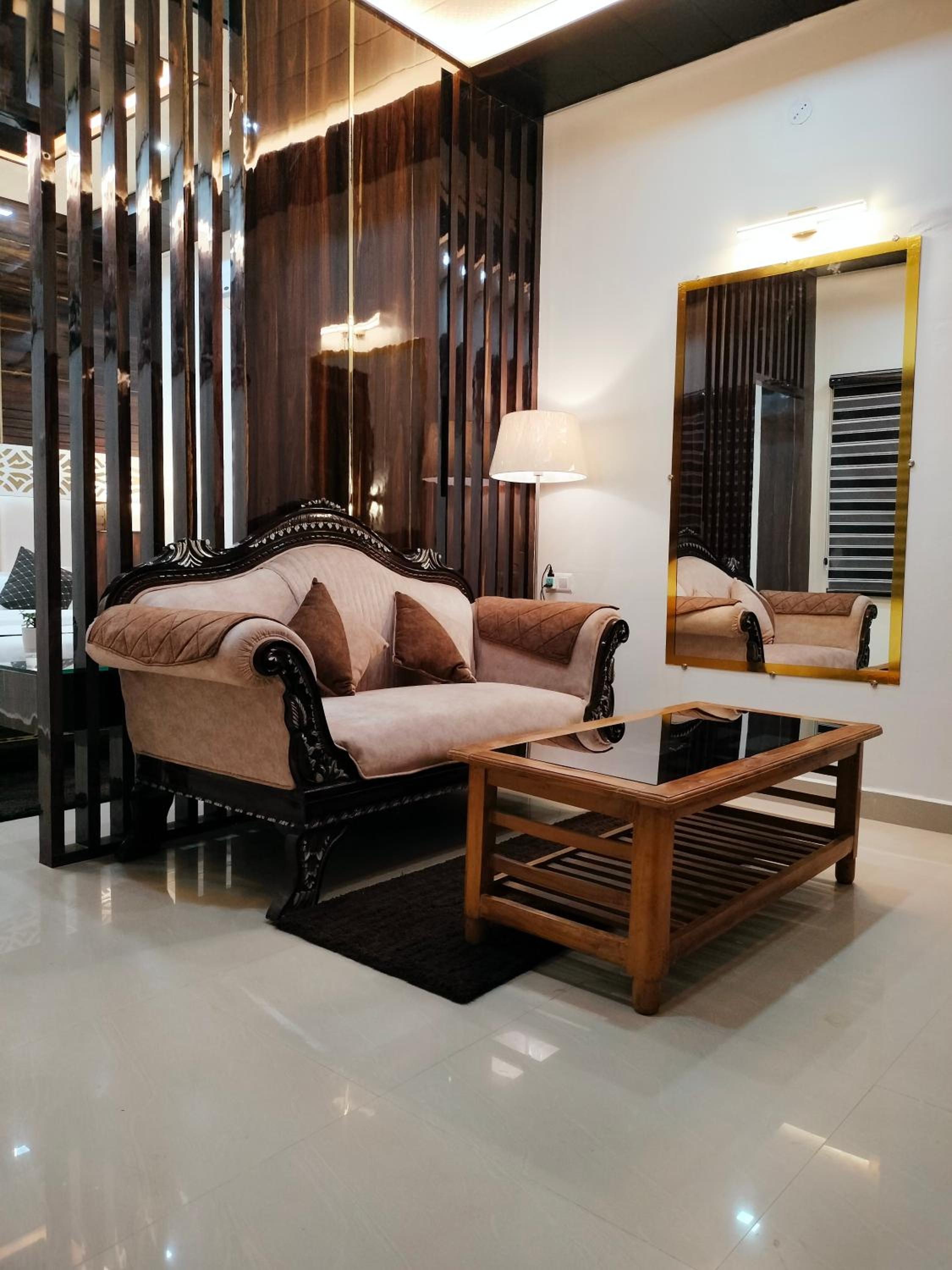 Executive Suite - Photo 36