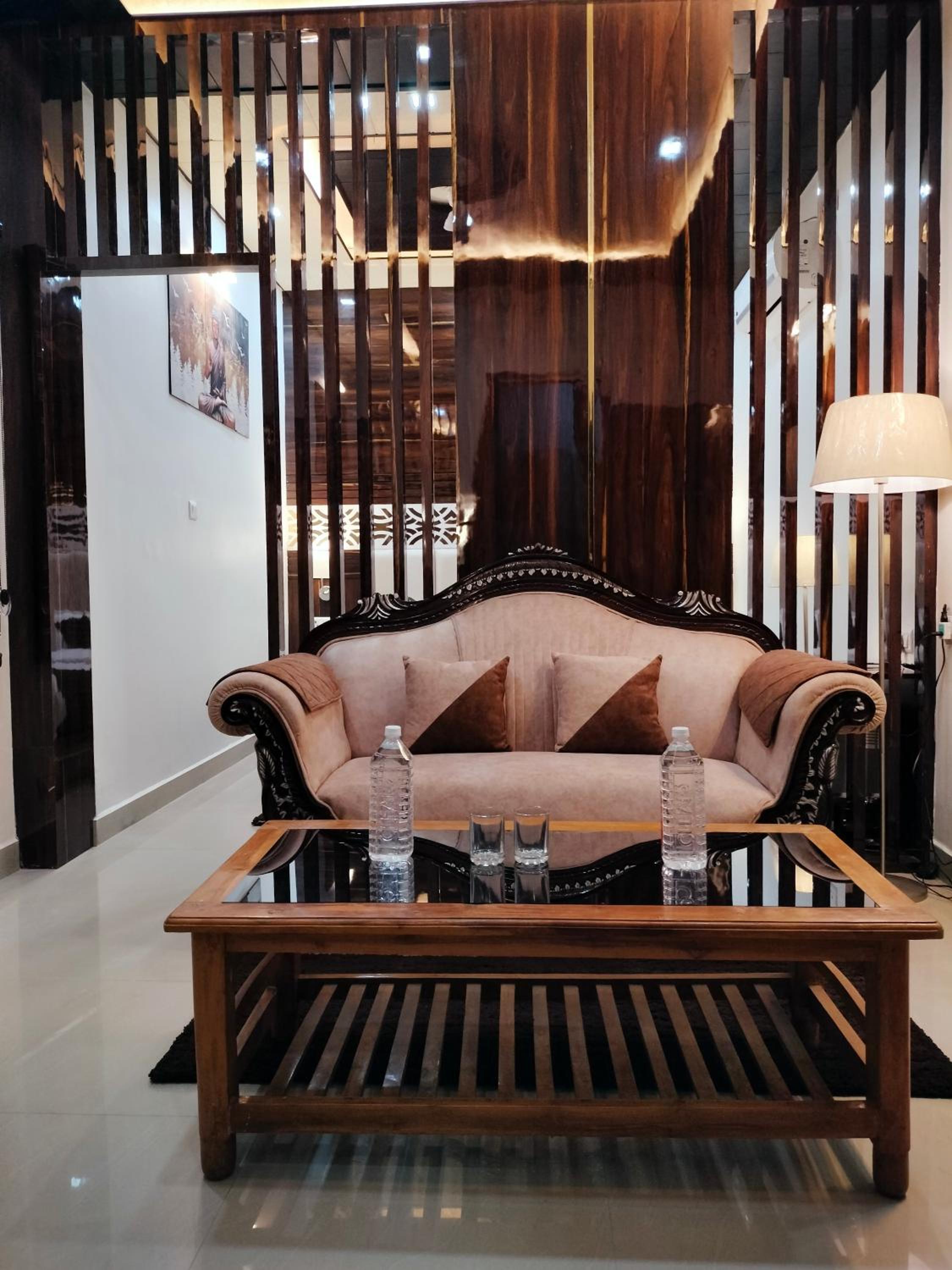 Executive Suite - Photo 25