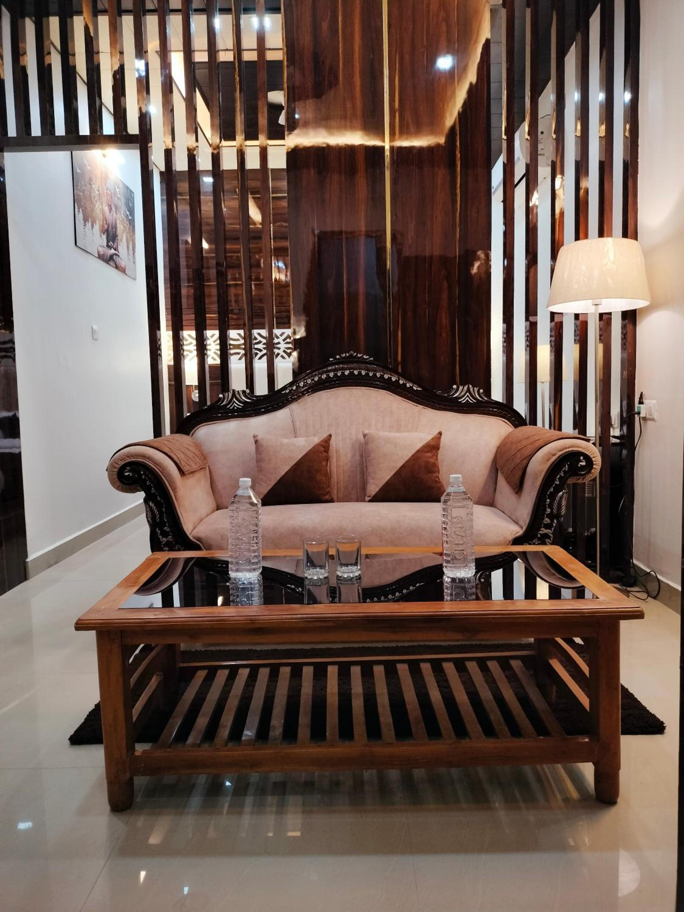 Executive Suite - Photo 24