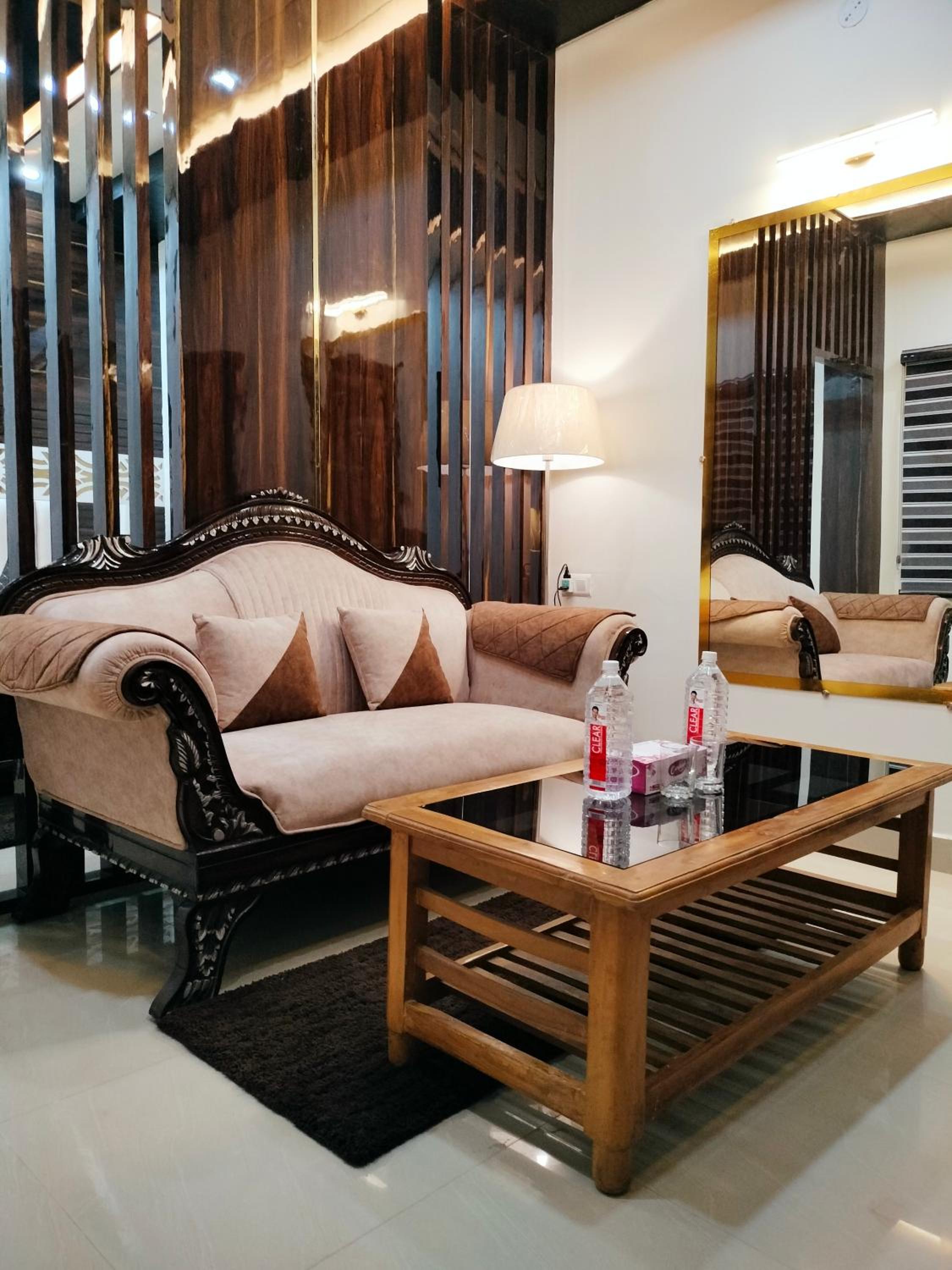 Executive Suite - Photo 7