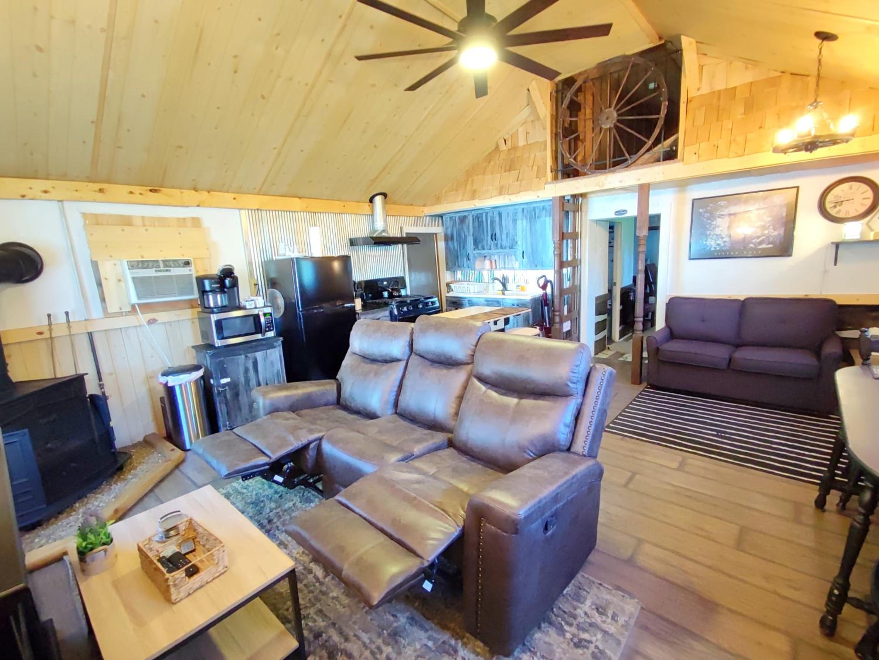 One-Bedroom House - Photo 43