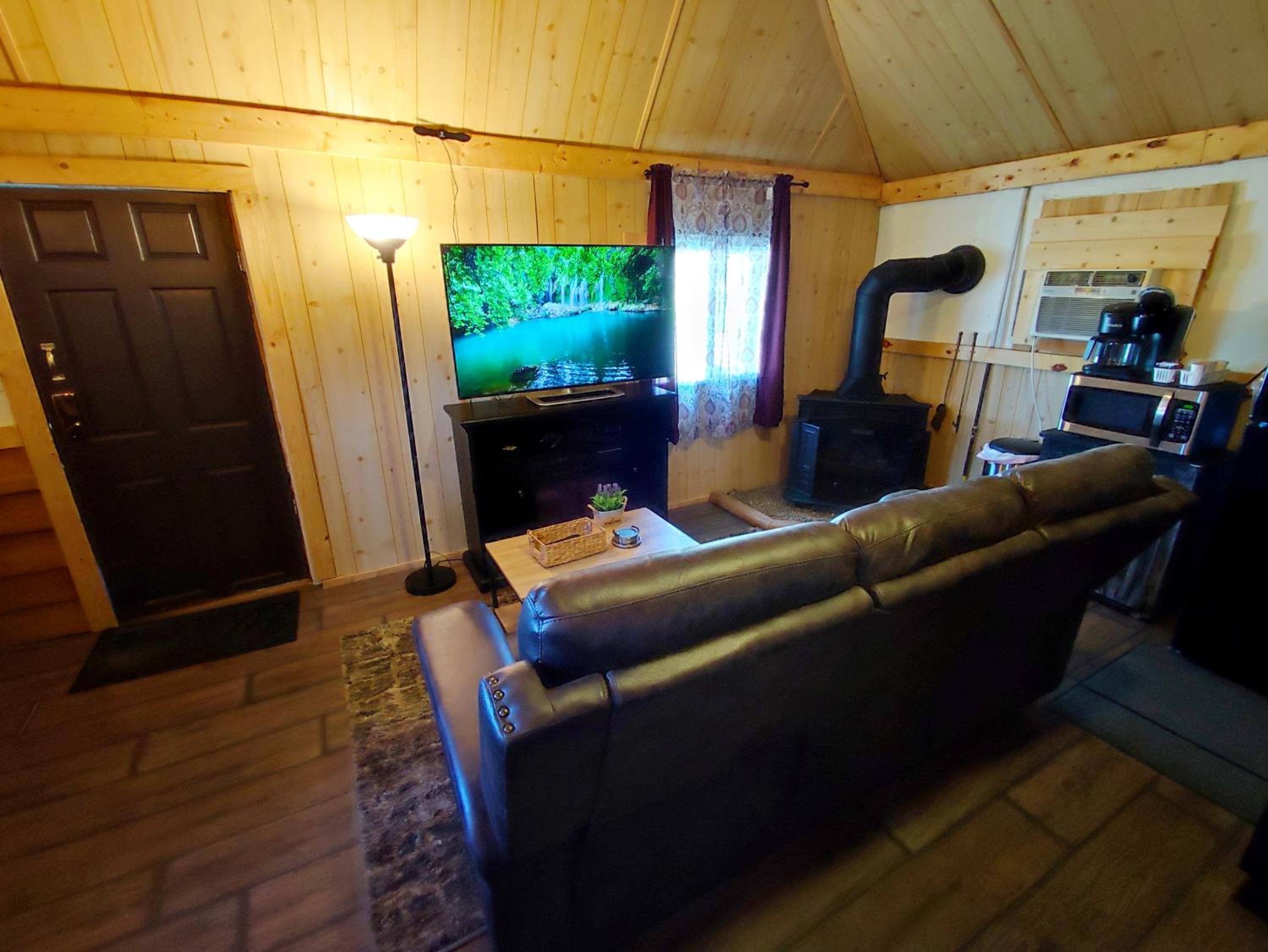 One-Bedroom House - Photo 3