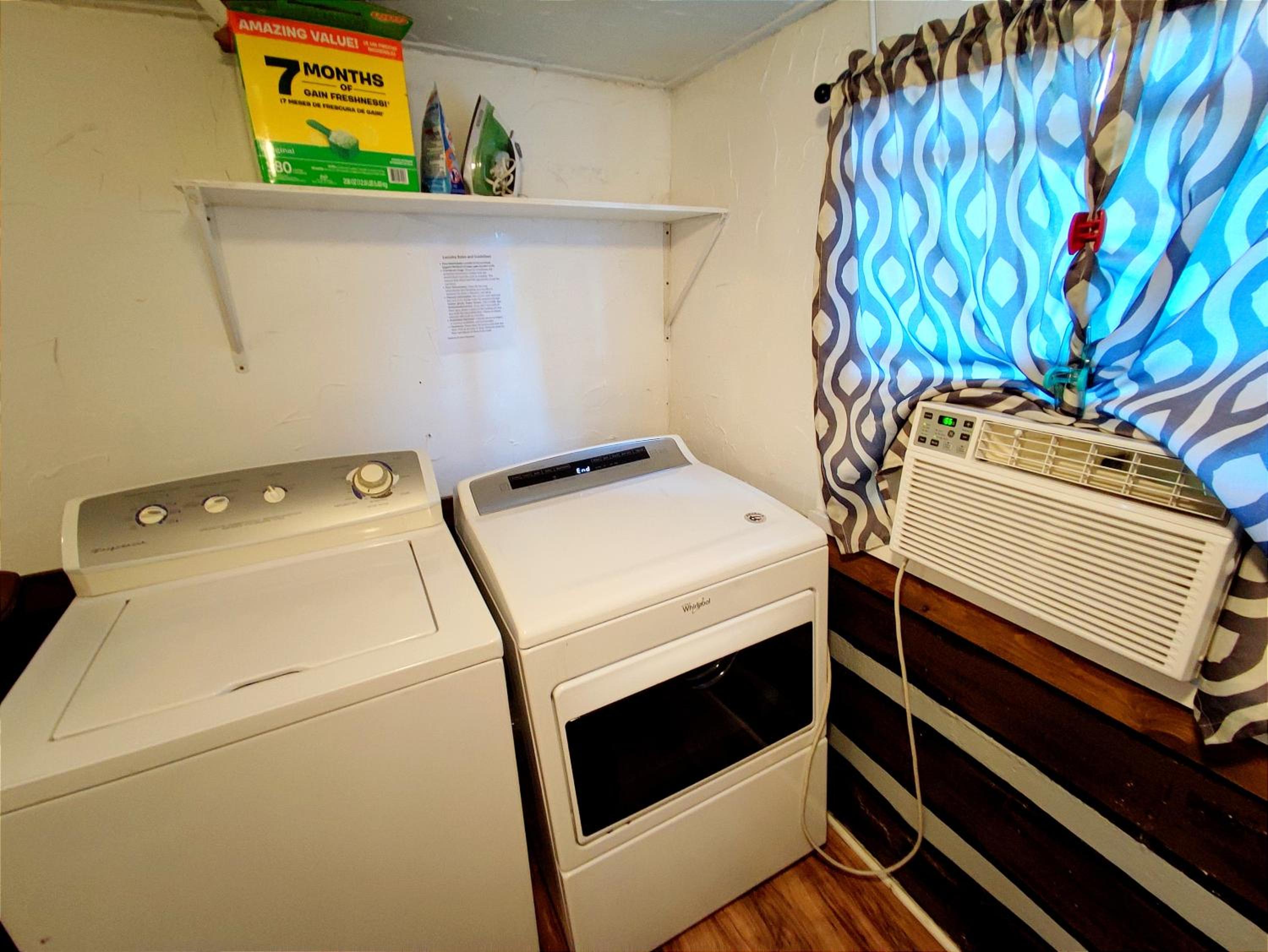 One-Bedroom House - Photo 44