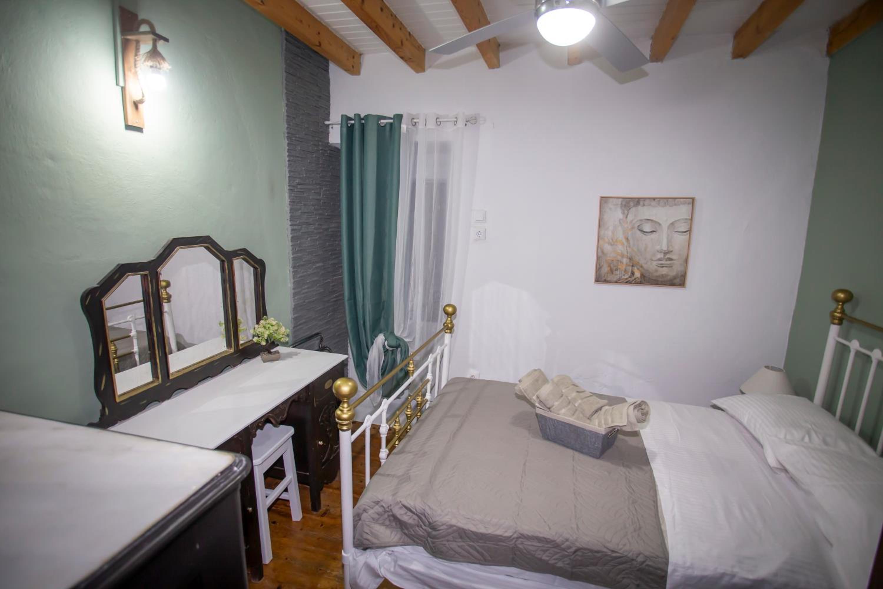 Three-Bedroom Apartment photo 2