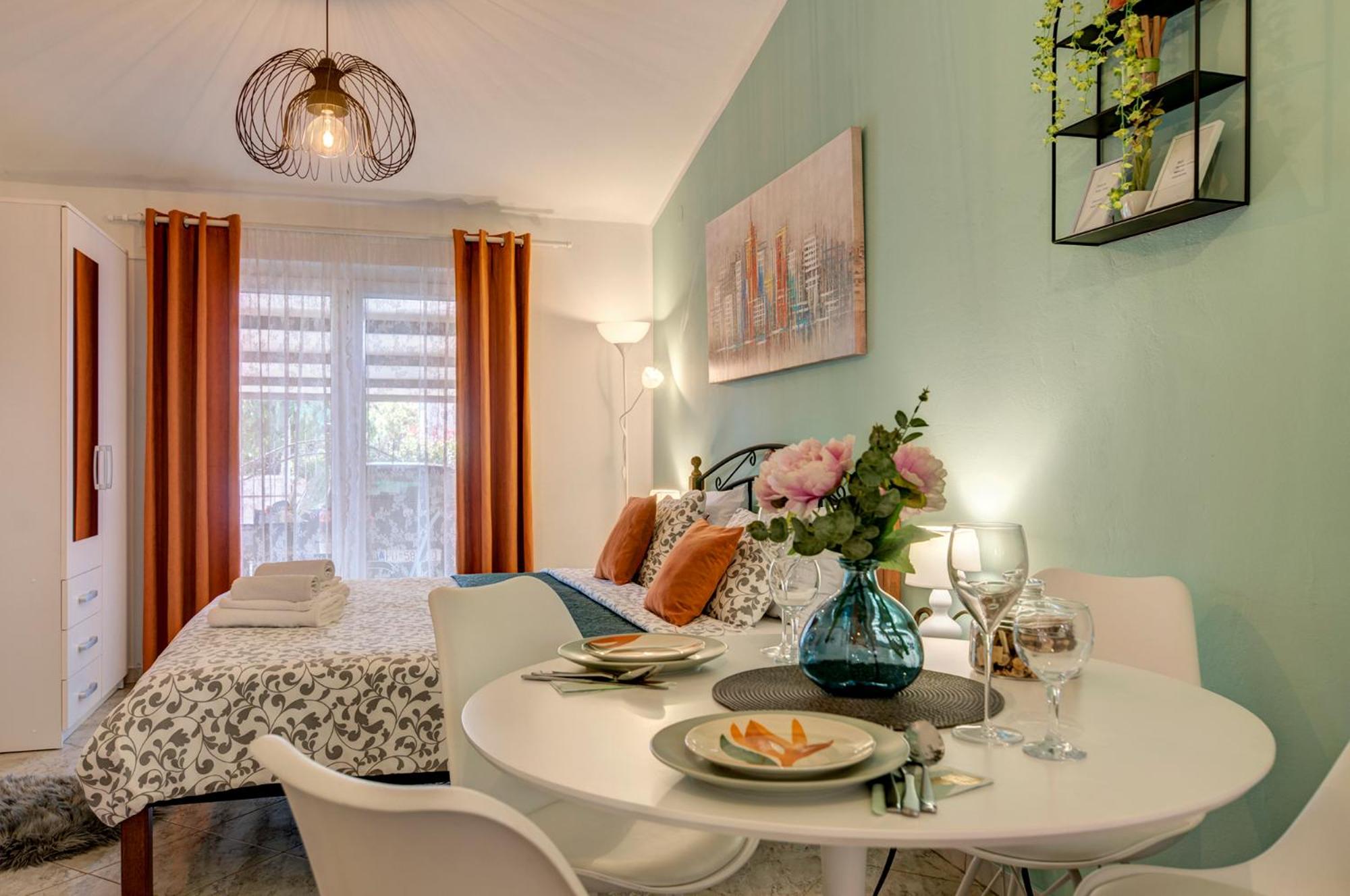 Studio Apartment photo 1