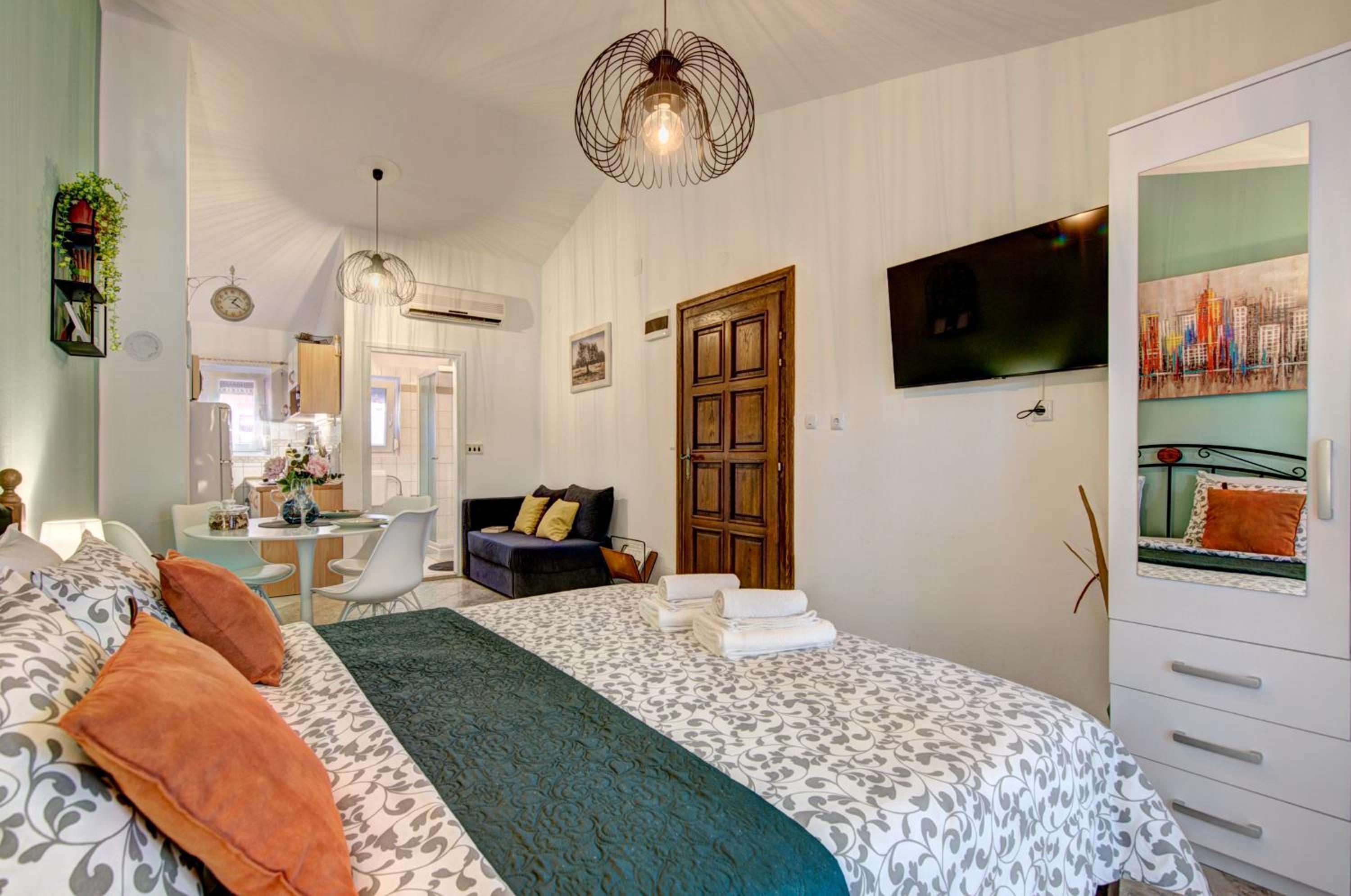 Studio Apartment photo 3