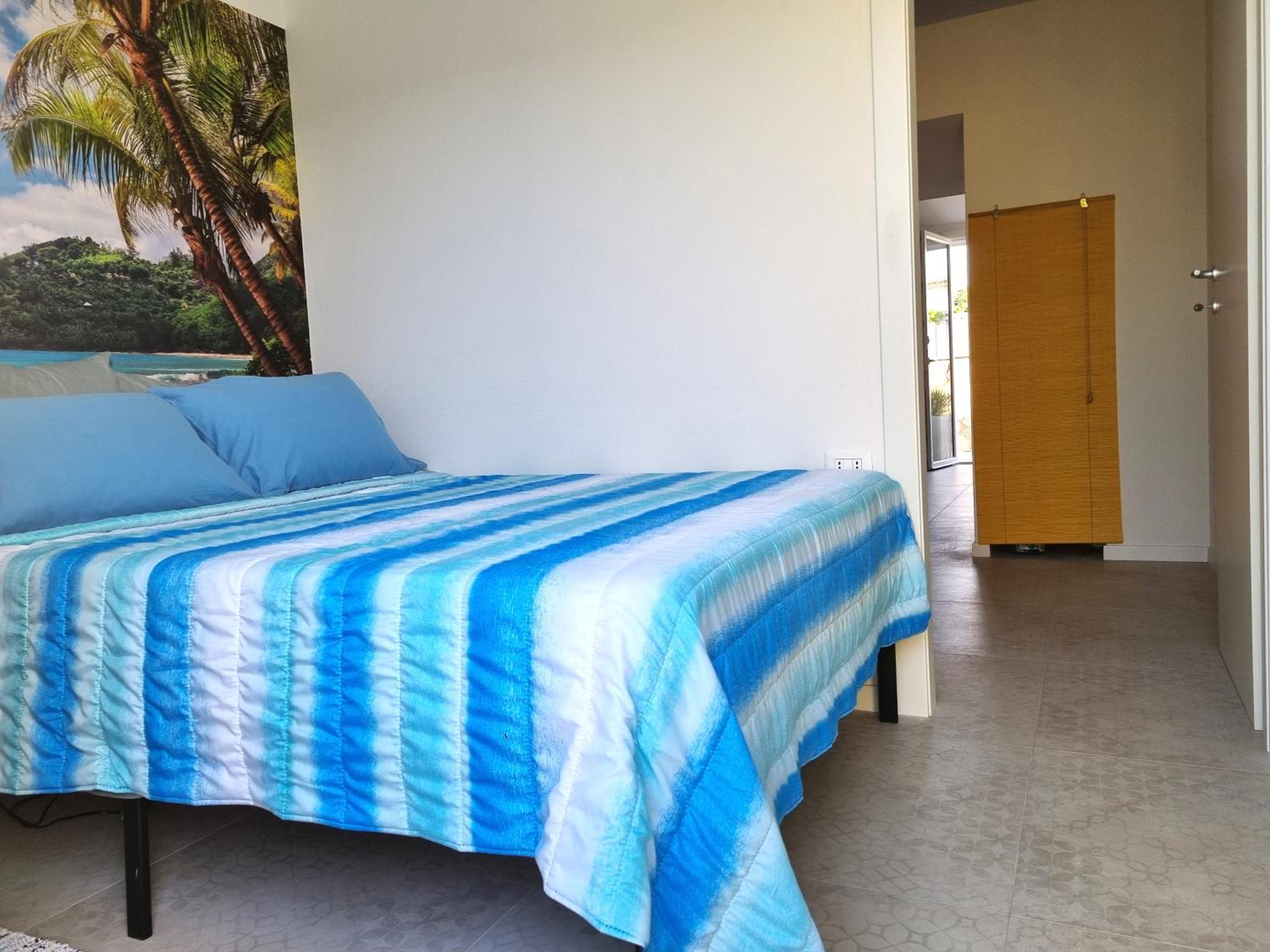 One-Bedroom House photo 1