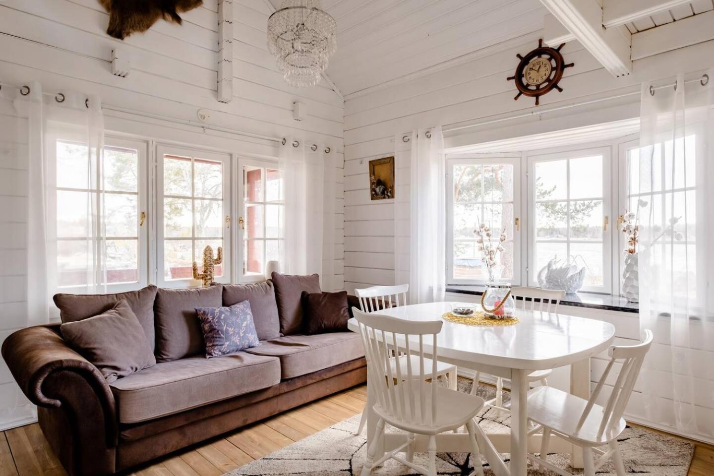 Three-Bedroom House - Photo 19