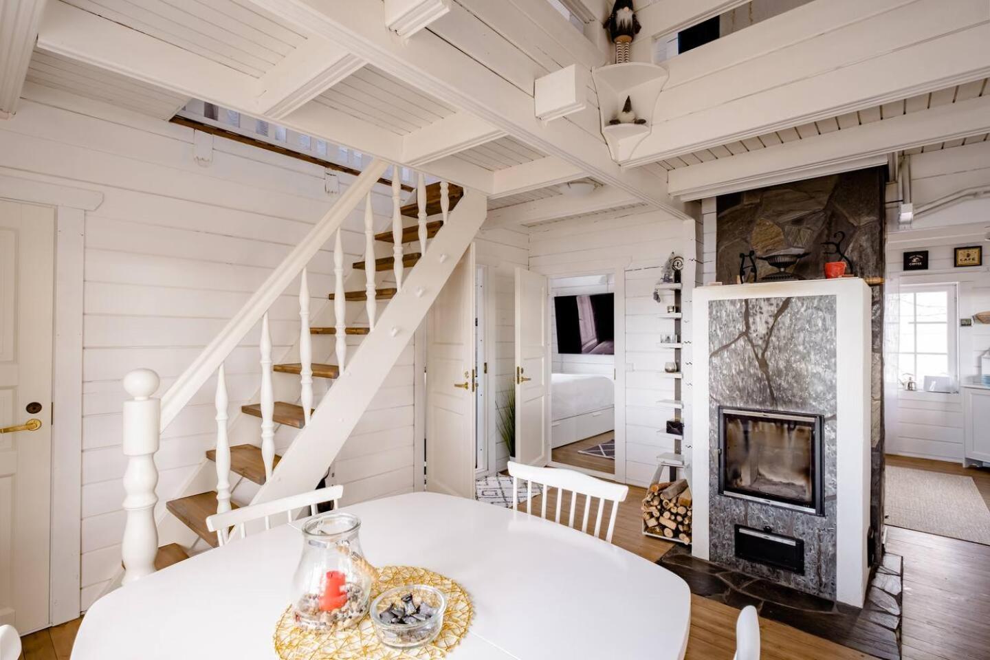 Three-Bedroom House - Photo 1