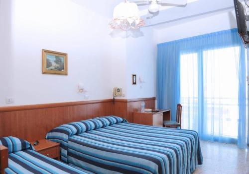 Deluxe Triple Room with Sea View photo 1