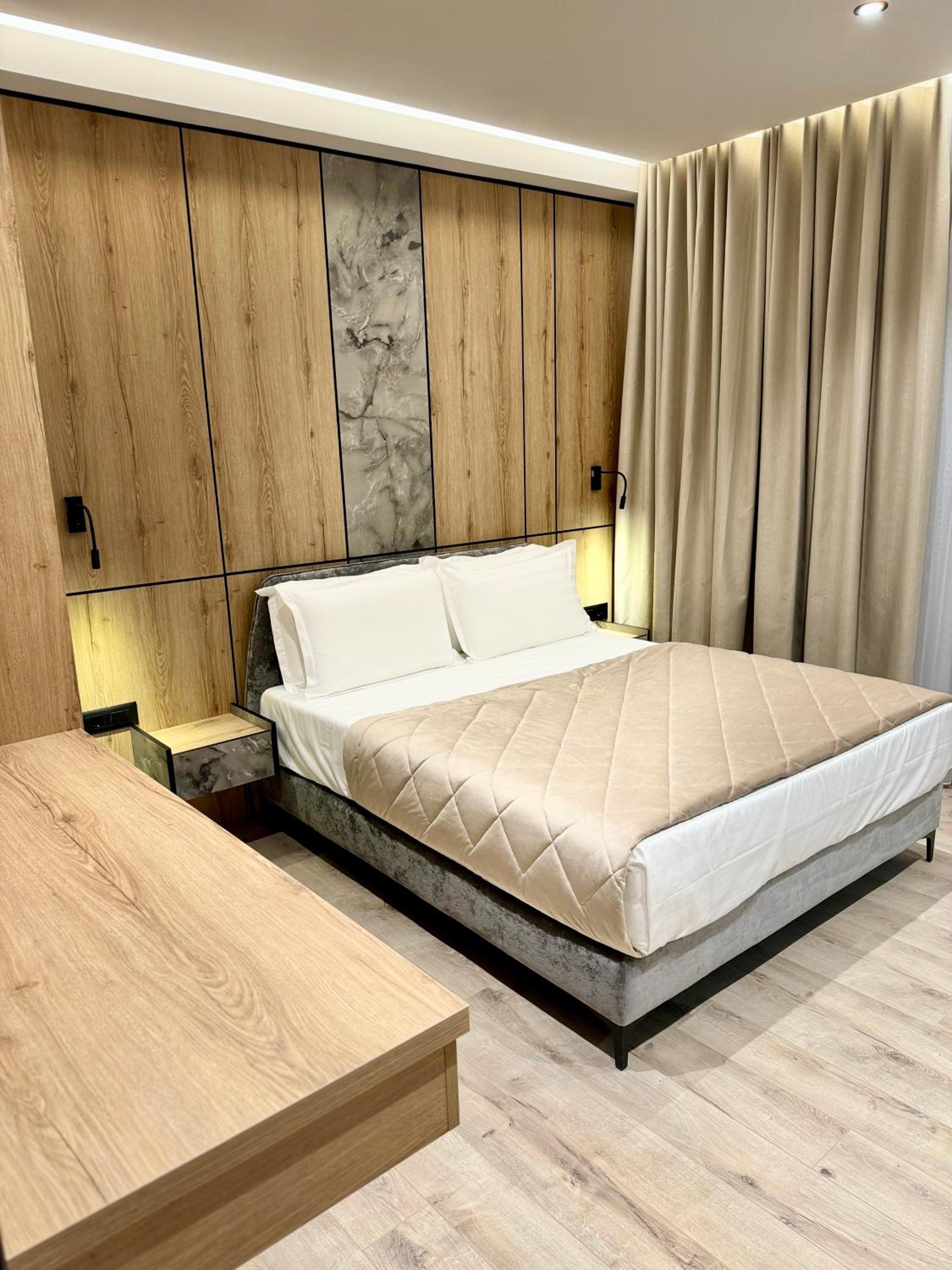 Deluxe Double Room with Jacuzzi