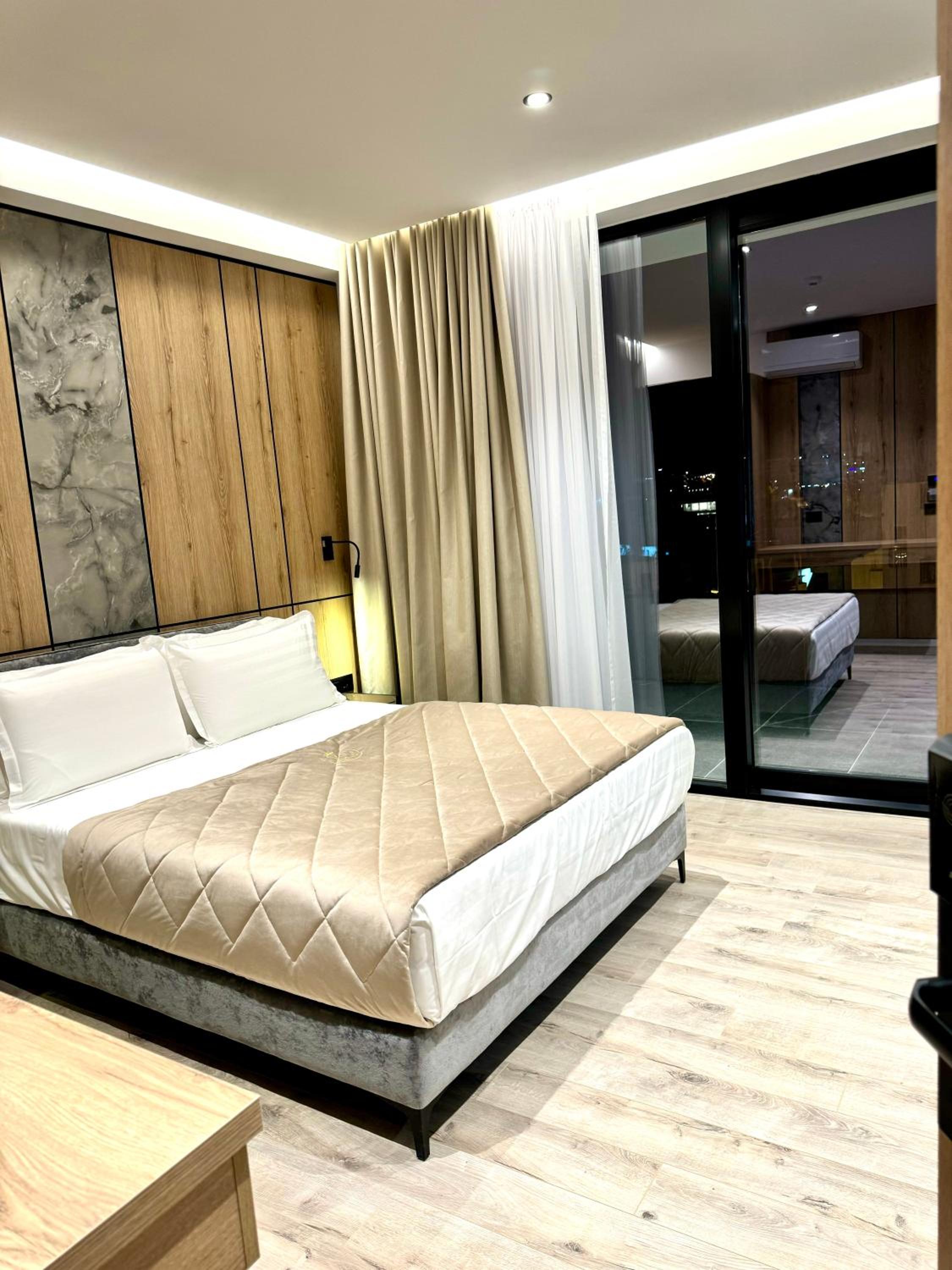 Deluxe Double Room photo 3