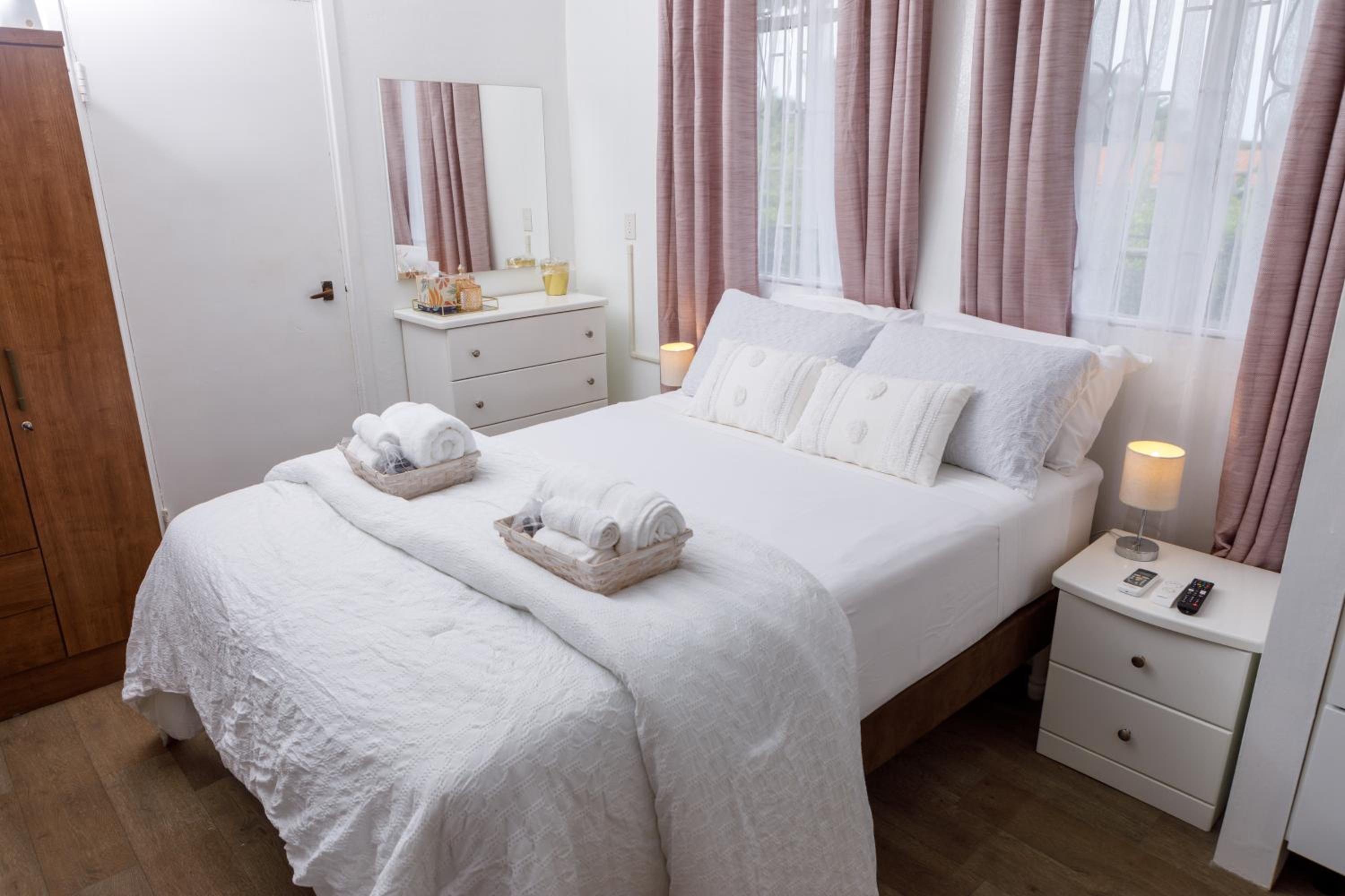 Standard Queen Room photo 1